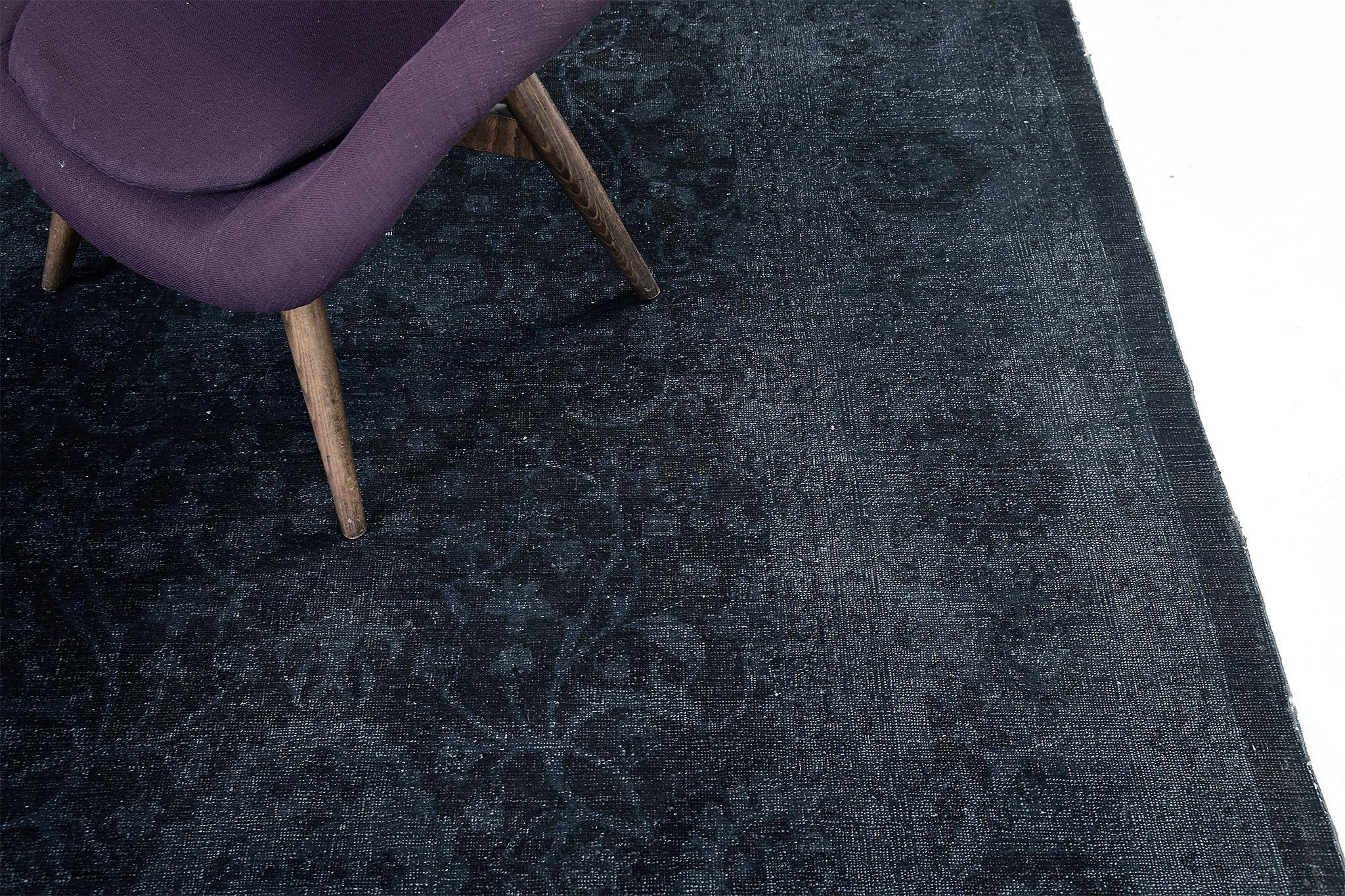 Tapis Revival Tabriz antique surteint de style vintage en vente 2