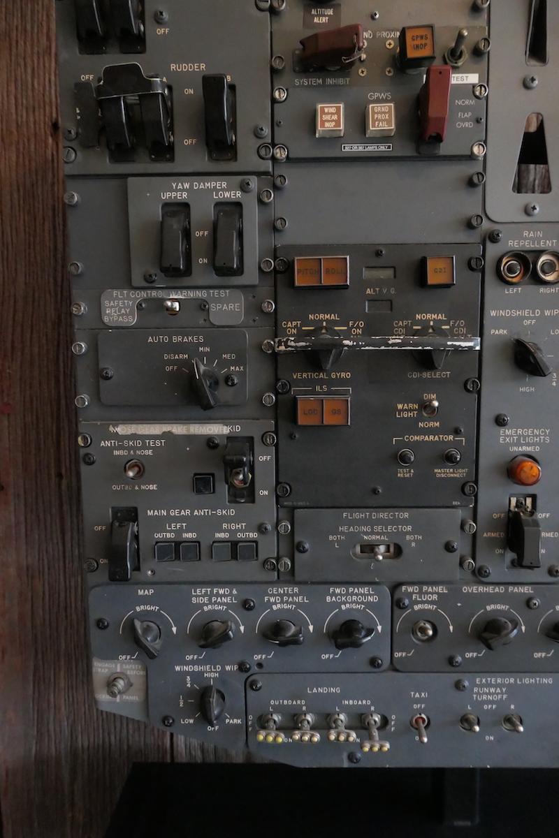 727 overhead panel
