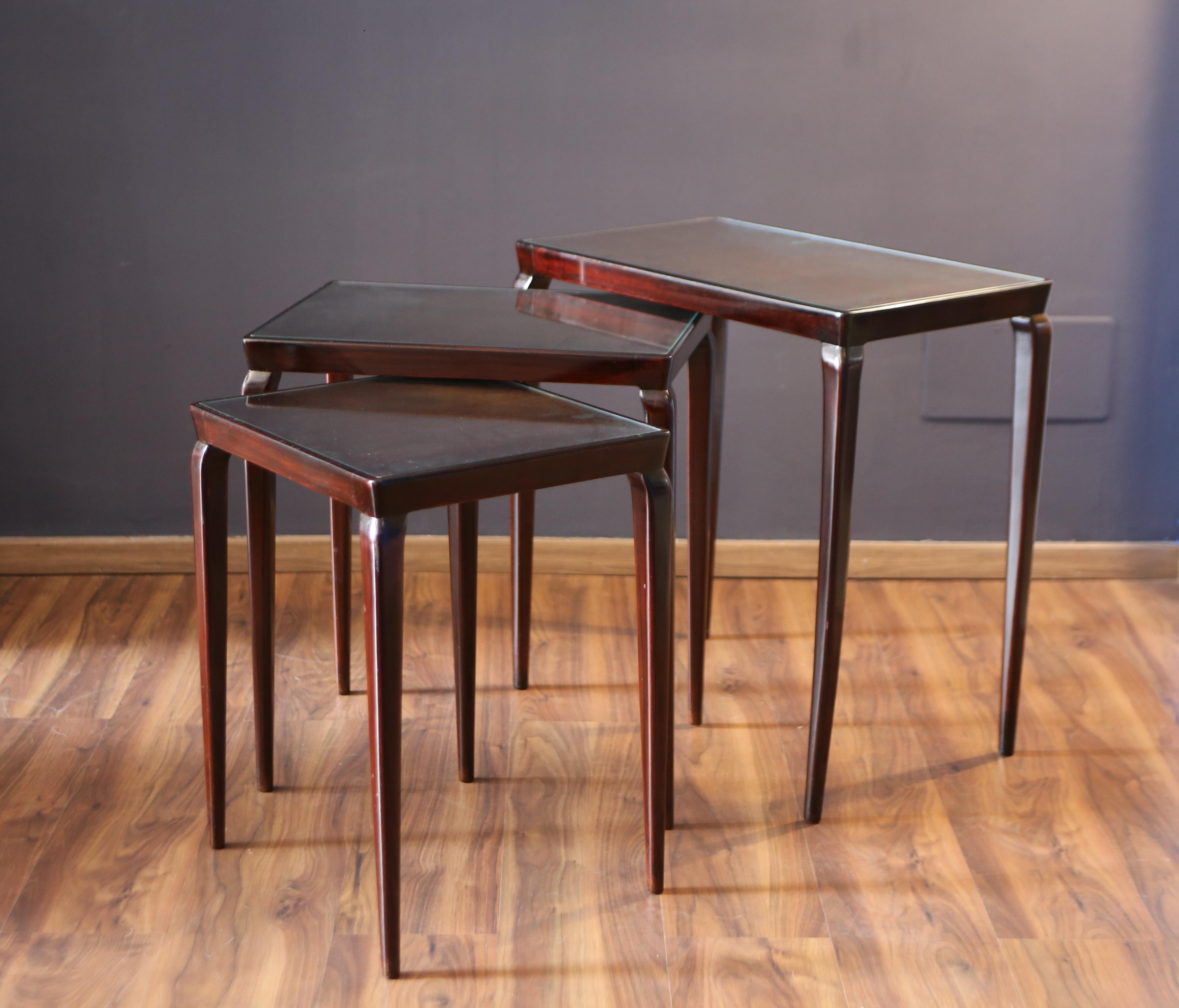 Modern Overlapping Tables in Walnut Wood by Osvaldo Borsani for Atelier Borsani Varedo