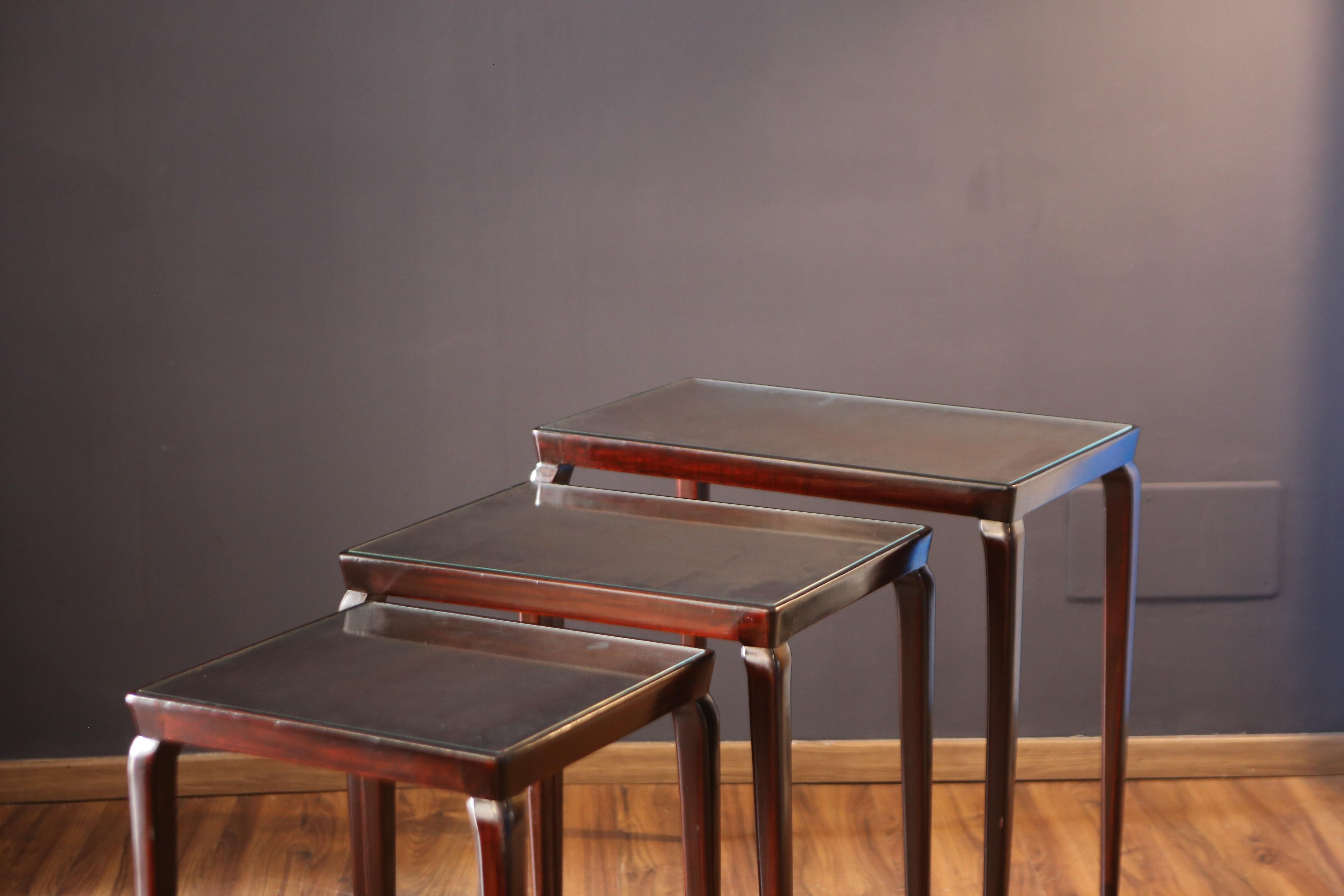 20th Century Overlapping Tables in Walnut Wood by Osvaldo Borsani for Atelier Borsani Varedo