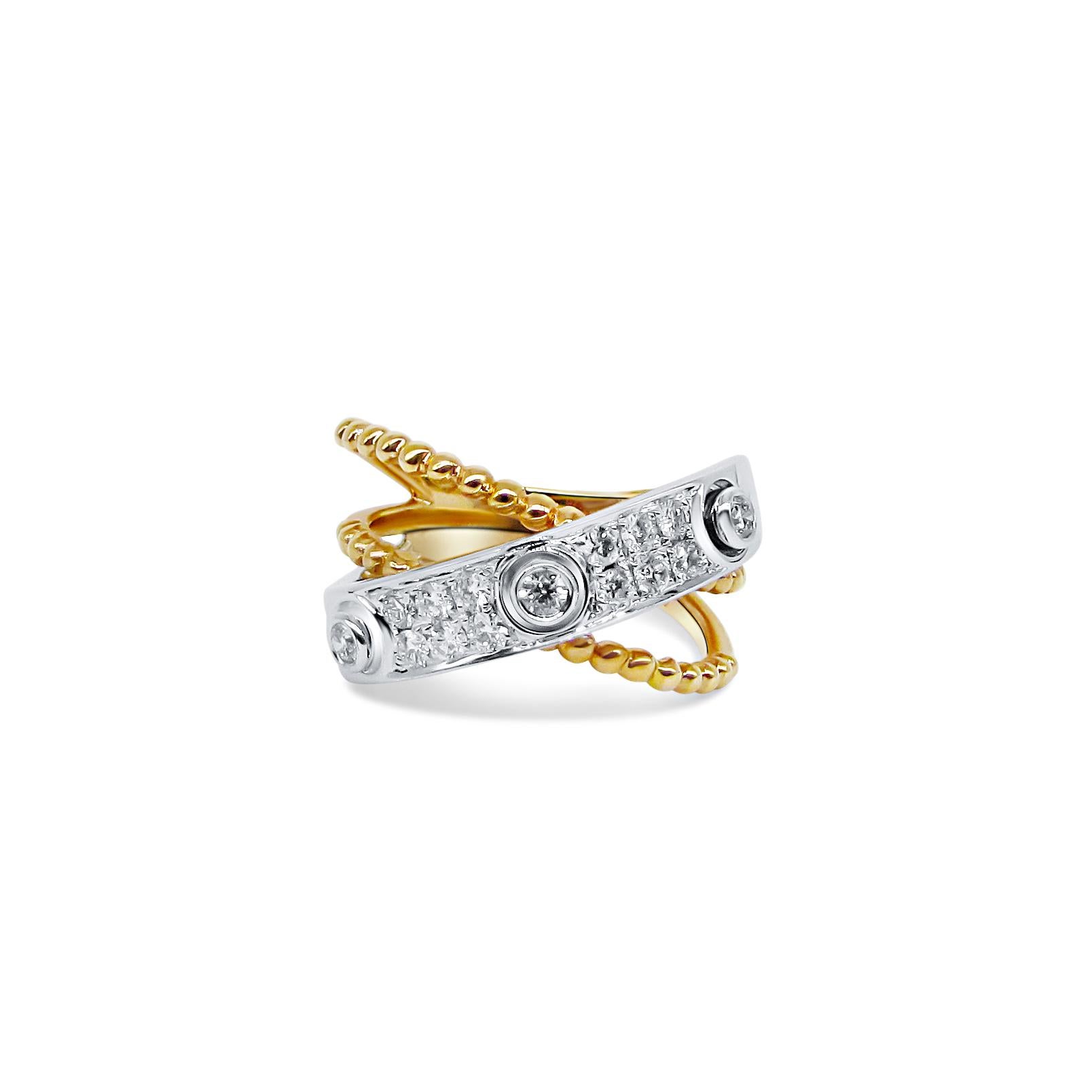 Round Cut Overlapping Three Bezel Set Diamonds with Dotted Gold Fancy Band Cocktail Ring For Sale
