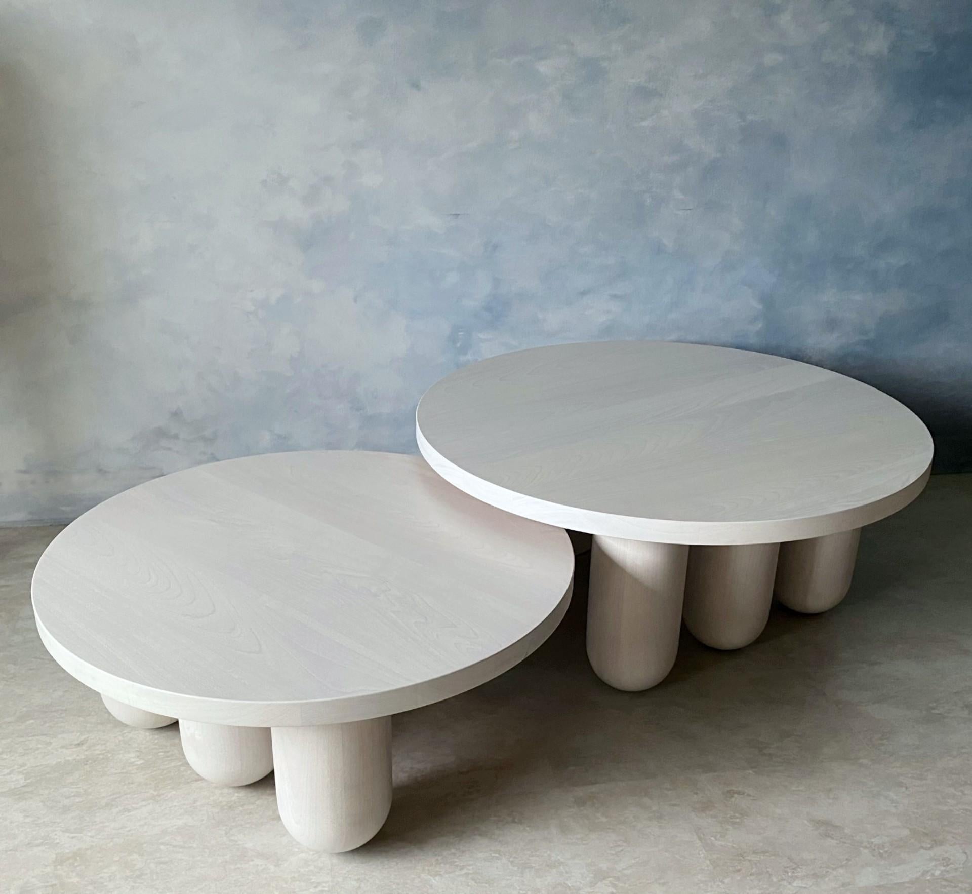 Canadien Tables basses gigognes à trois colonnes par MSJ Furniture Studio en vente