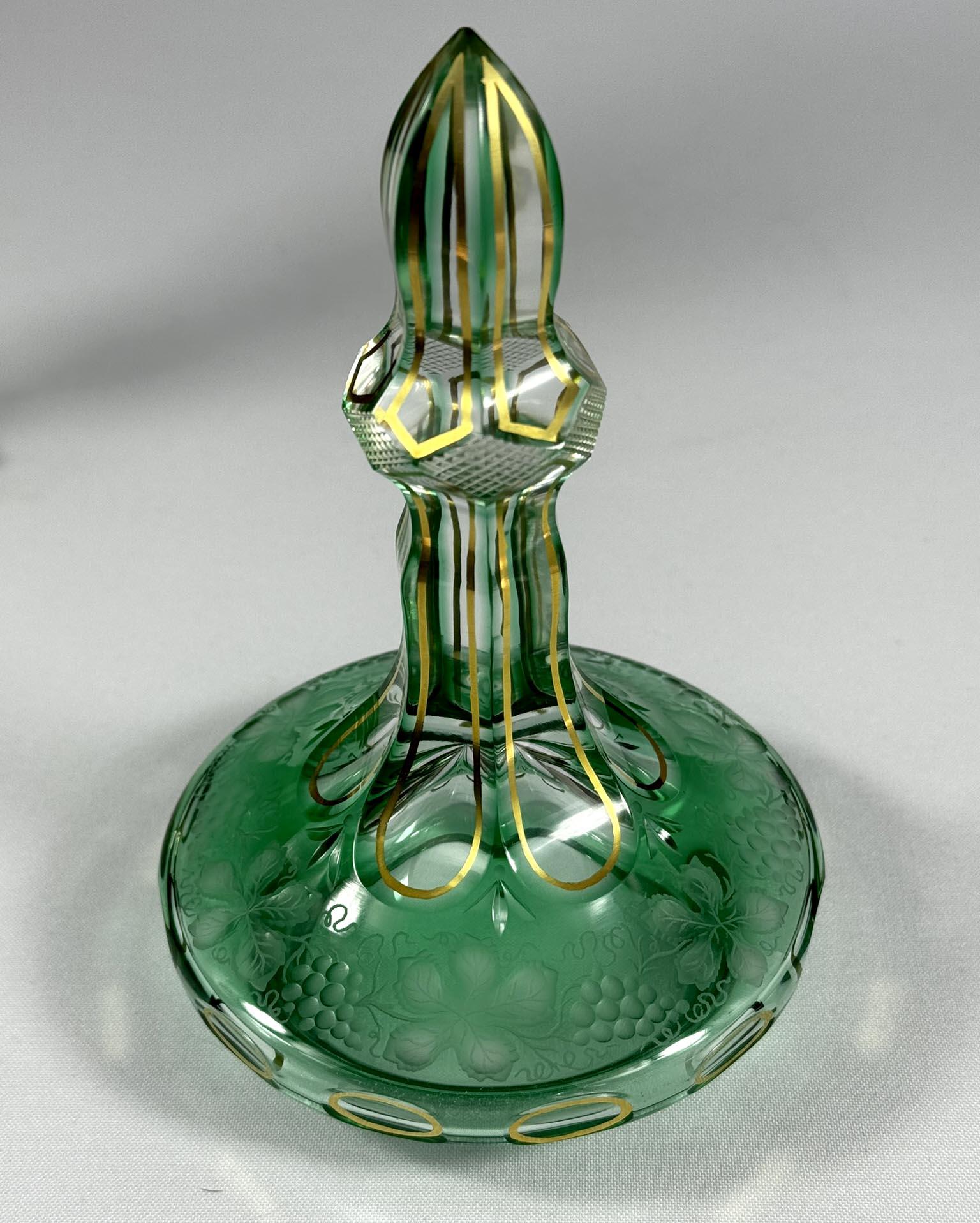 Copa de cristal superpuesto, tallado, dorado con grabado de caballos. Trabajo a medida. en venta 8