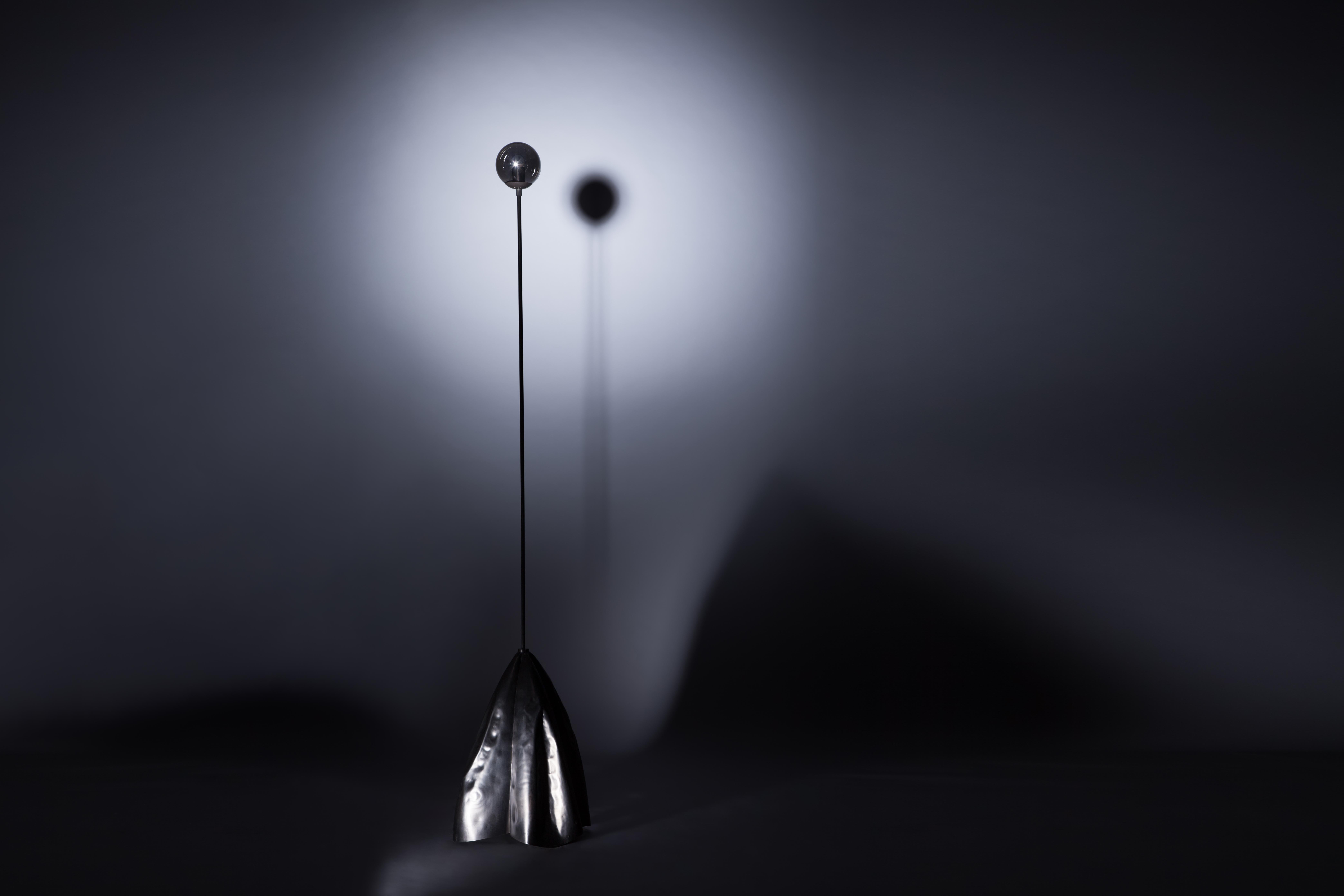 Überlay II, geformte Stehlampe von Paul Matter (21. Jahrhundert und zeitgenössisch) im Angebot