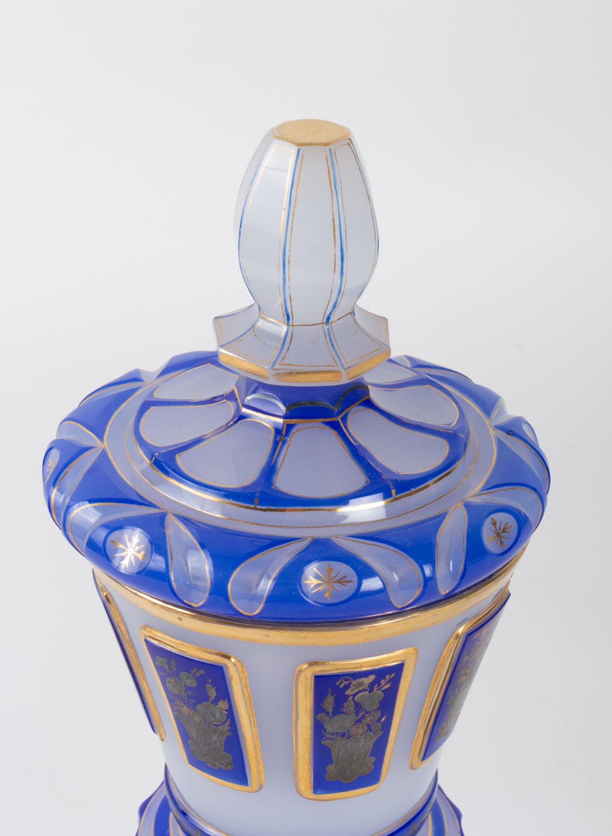 Goblet in overley, 19th century, 1840-1860 with enamelled and gold plate

Measures: H 29cm, D 12cm.