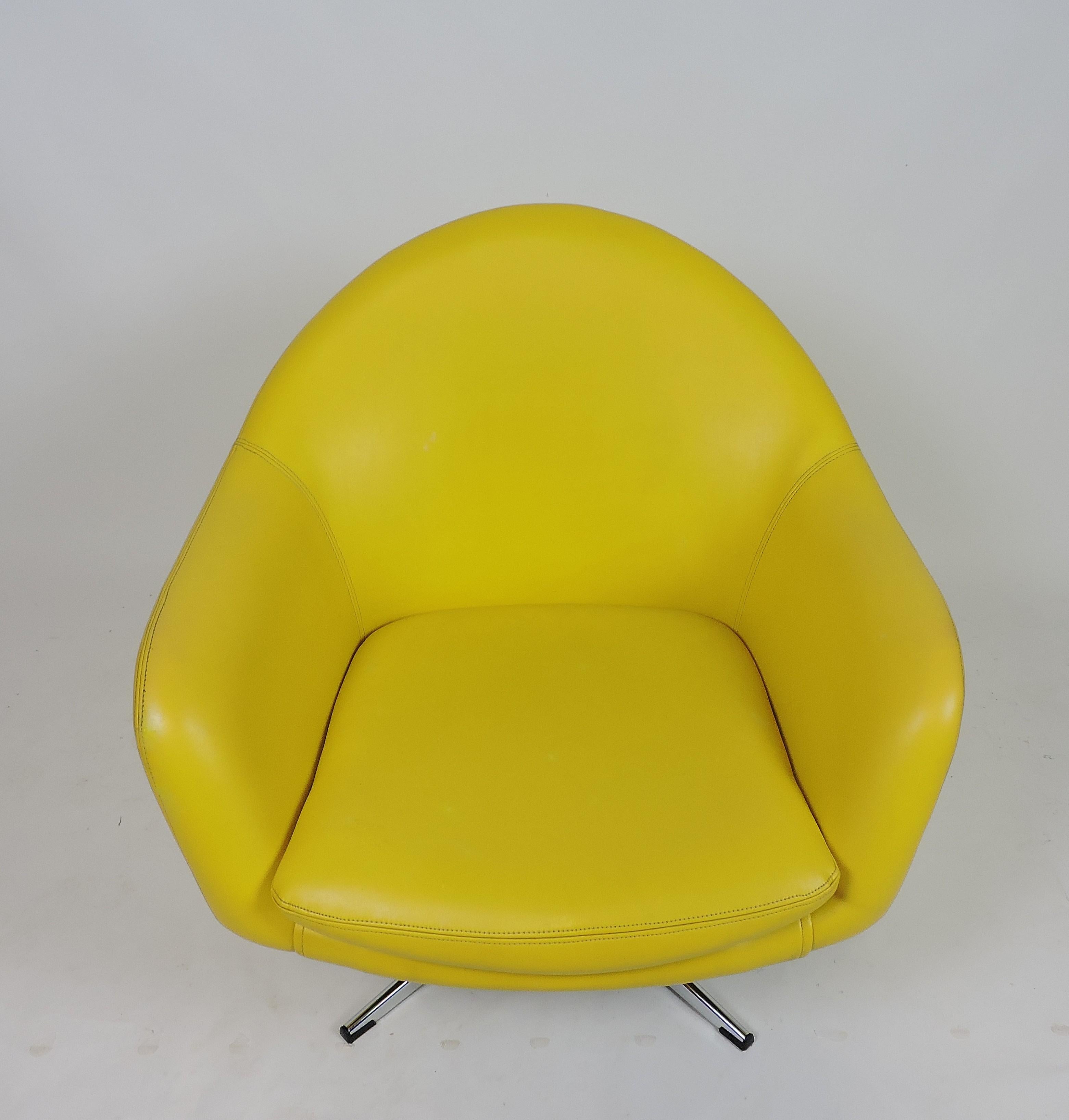 Mid-20th Century Overman Mid-Century Modern Chrome Swivel Pod Chair in Yellow