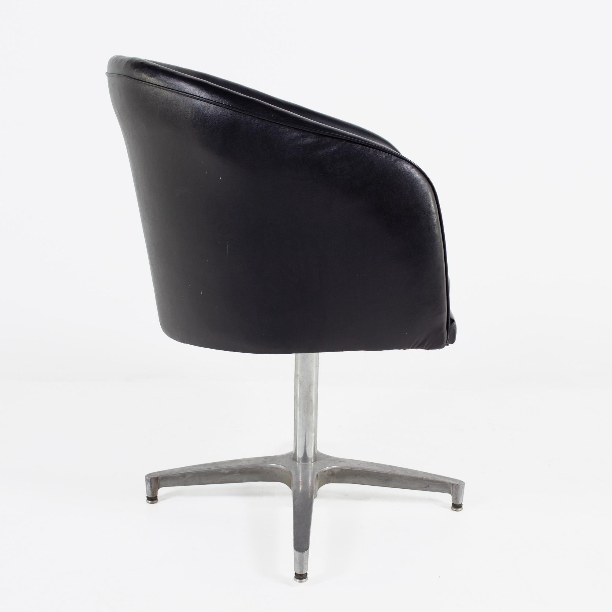 Fin du 20e siècle Chaise longue d'appoint en vinyle noir mi-siècle de style Overman, lot de 6 en vente