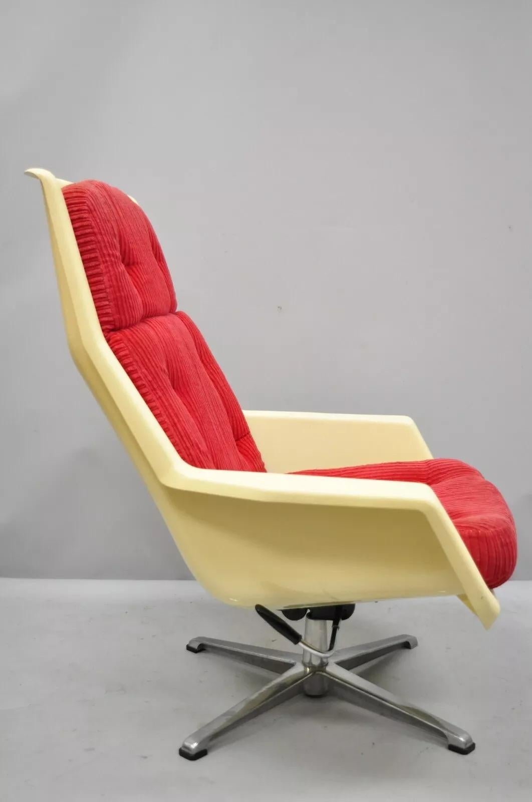 Mid-Century Modern Overman Sweden Mid Century Modern Molded Plastic Swivel Tilt Lounge Chair For Sale