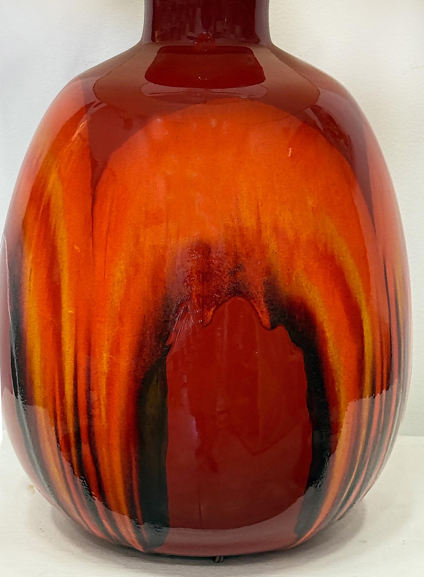 Scandinave moderne Overscale Mid-century Danish Modern Bulbous Drip Glaze Lamp en vente