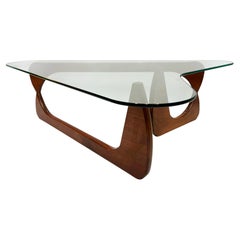 Tavolino da caffè scultoreo in legno di noce di dimensioni eccessive in stile Isamu Noguchi