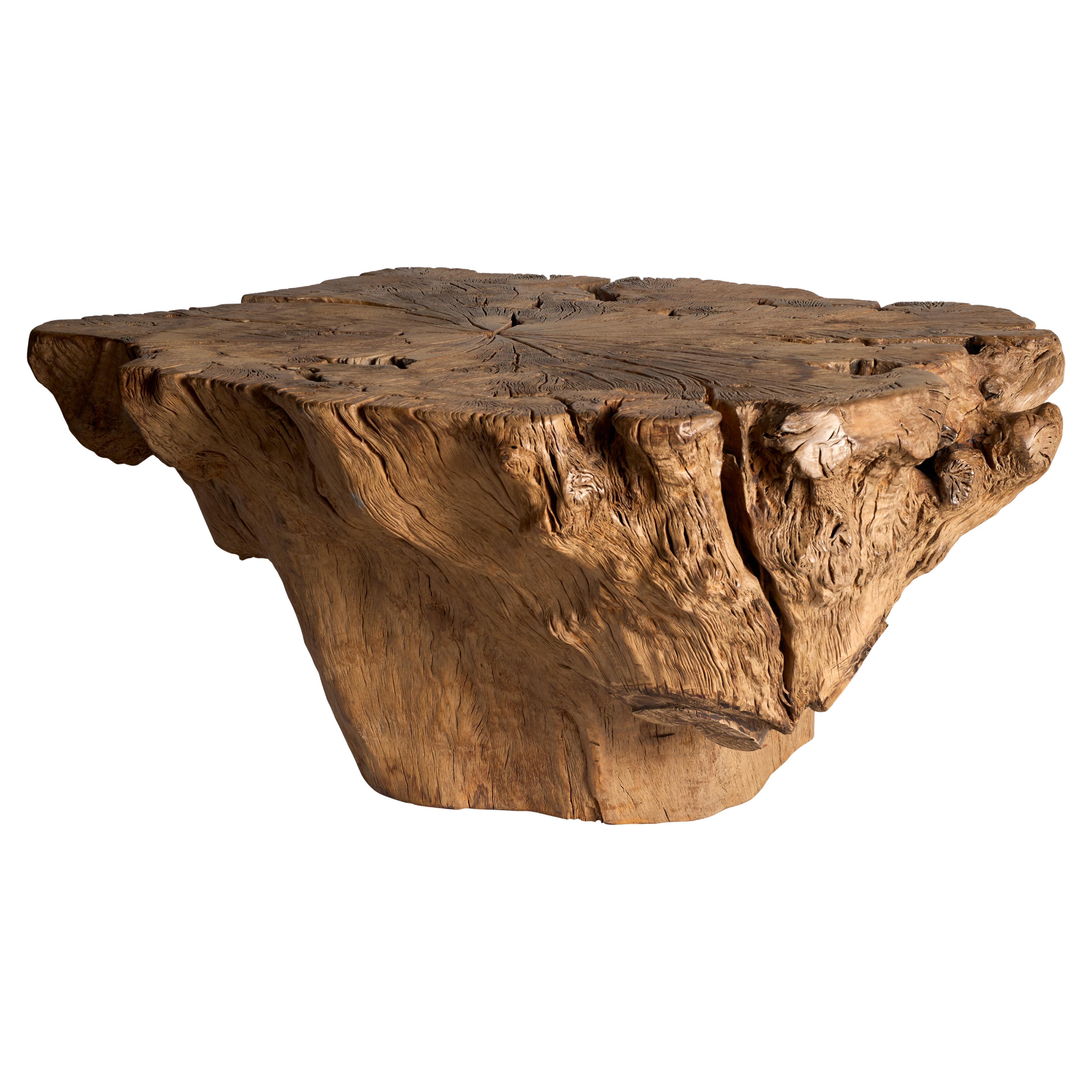 Table basse de forme organique en bois de teck en vente