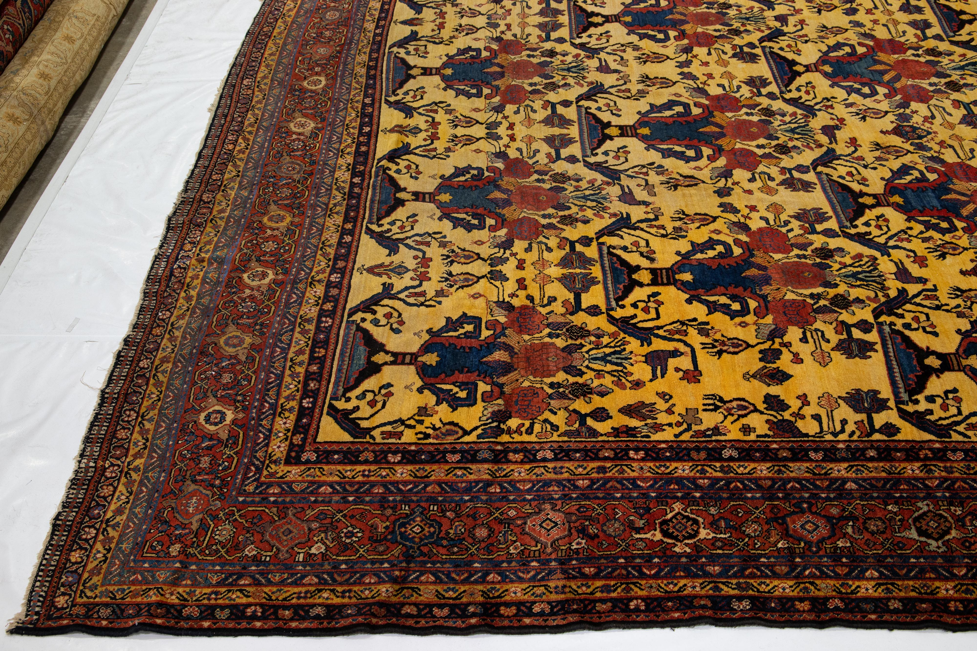 Übergroßer antiker persischer Bakhtiari-Teppich aus gelber Wolle mit Allover-Motiv, handgefertigt im Angebot 5