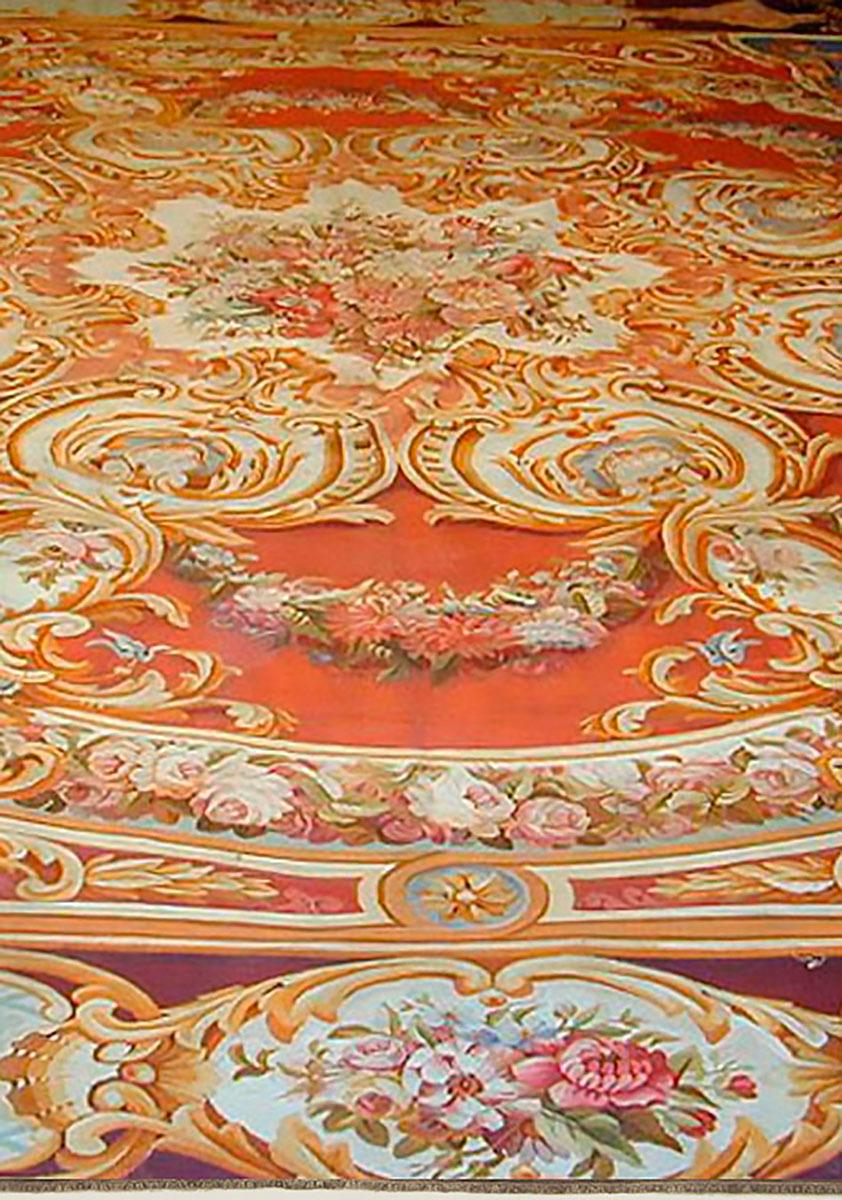 Oversize Antique French Aubusson Rug  15'5 x 18' In Good Condition For Sale In New York, NY