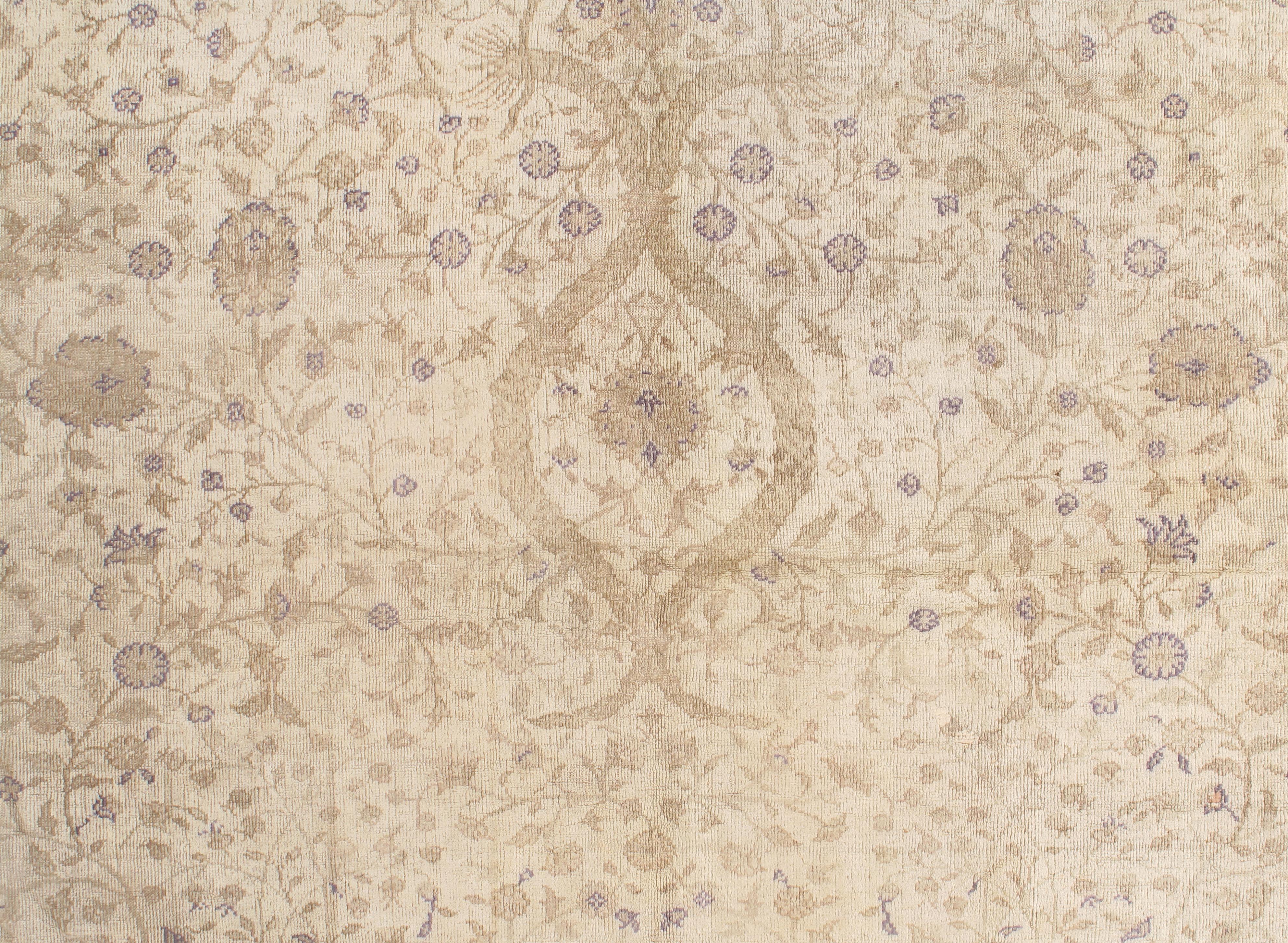 Antiker elfenbeinfarbener türkischer Sivas-Teppich in Übergröße, 20'2 x 28' im Zustand „Gut“ im Angebot in New York, NY