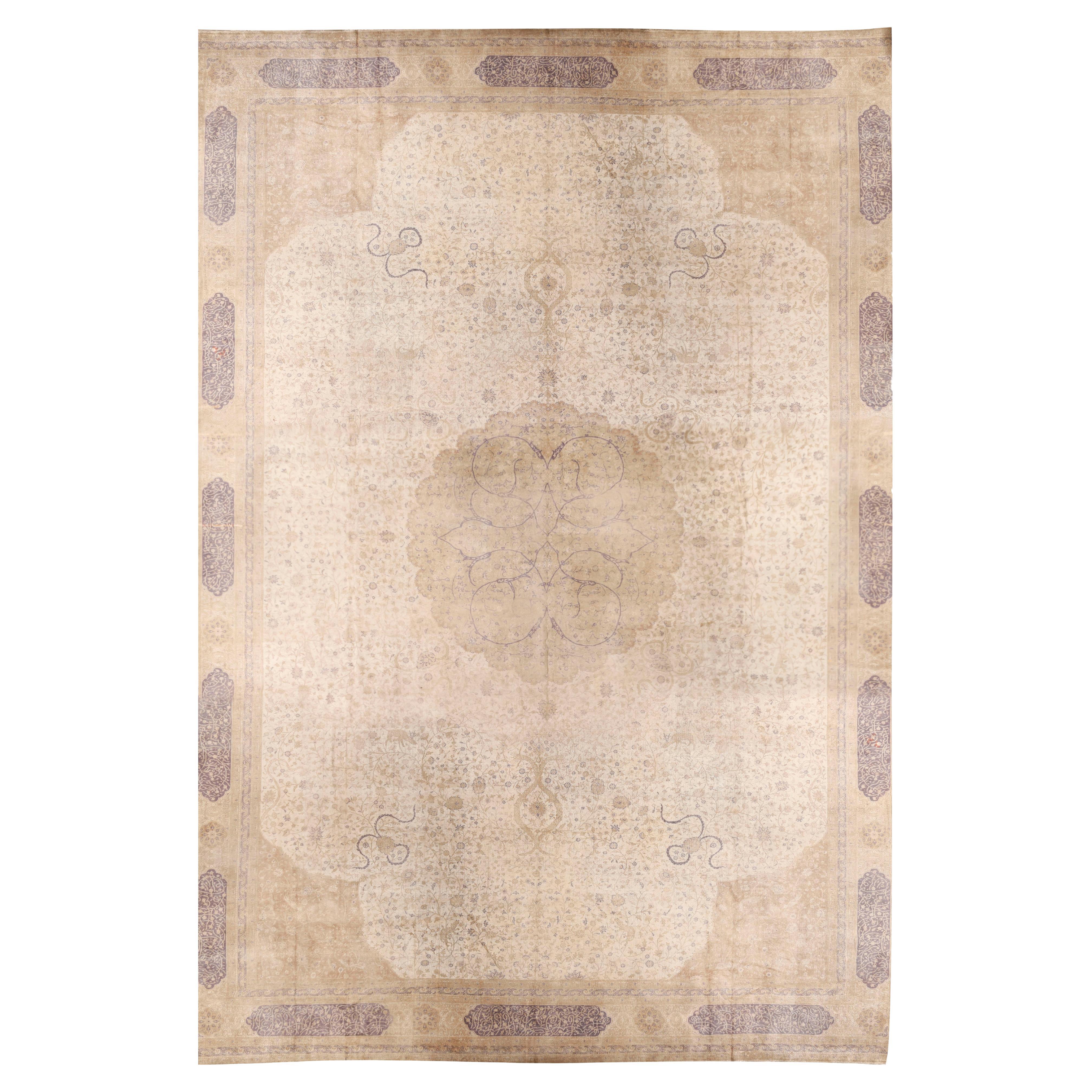 Antiker elfenbeinfarbener türkischer Sivas-Teppich in Übergröße, 20'2 x 28' im Angebot