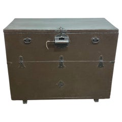 Oversize Antique Joseun Era Bandaji Trunk with Built-In Compartments