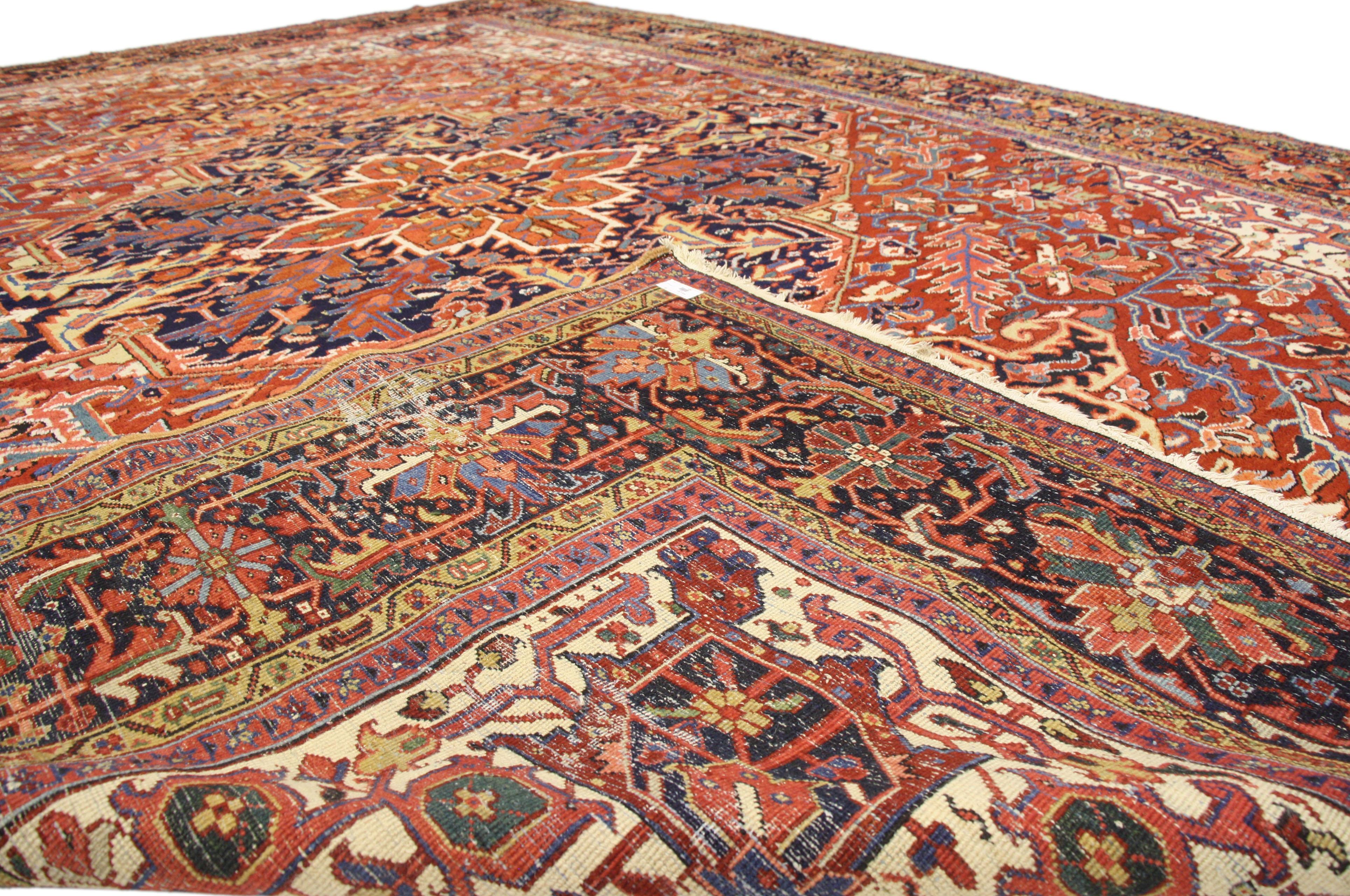 Antique Persian Heriz Palace Rug with Federal and American Colonial Style In Good Condition In Dallas, TX
