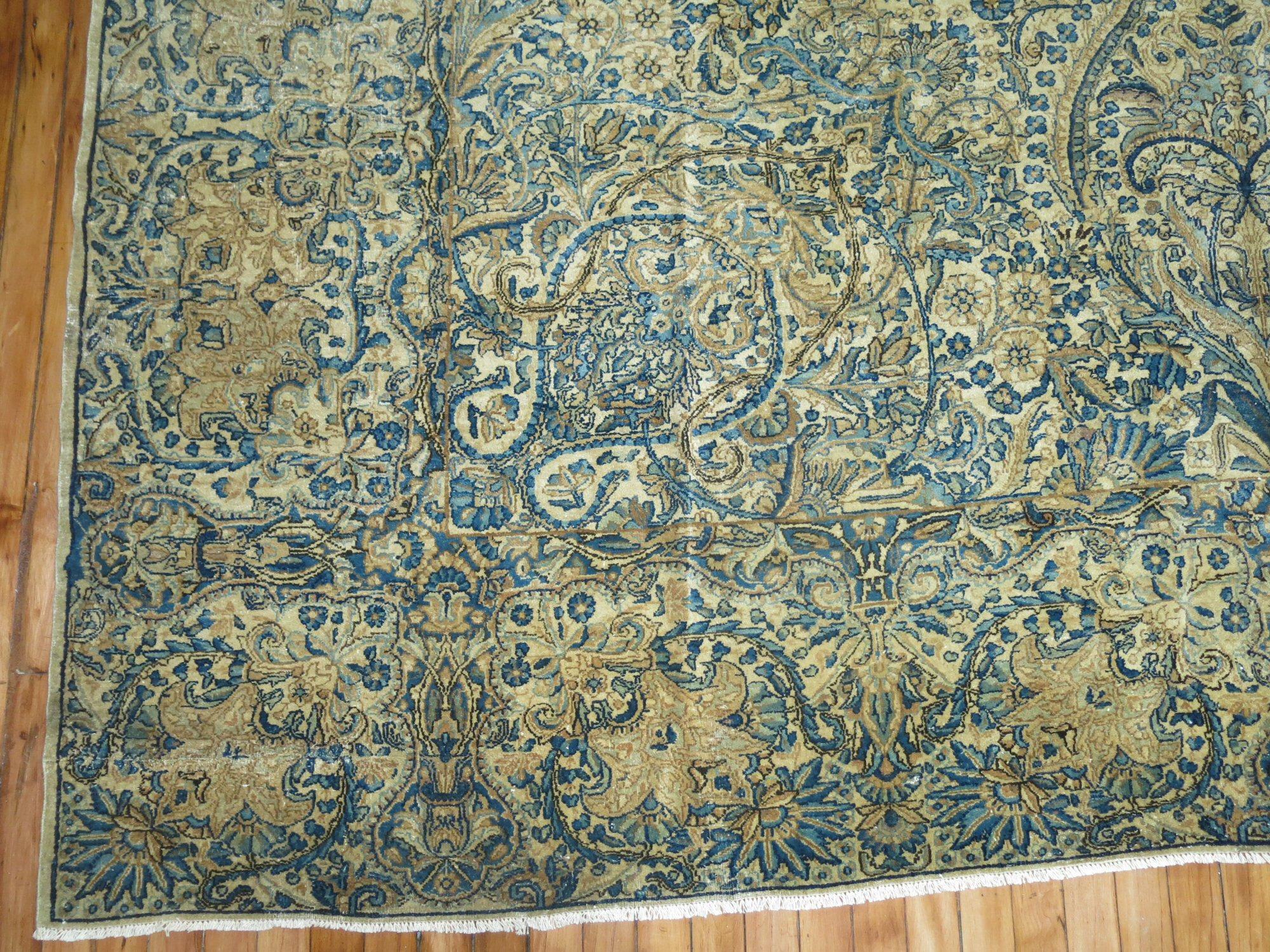 Übergroßer antiker persischer Kerman-Teppich  im Zustand „Gut“ im Angebot in New York, NY