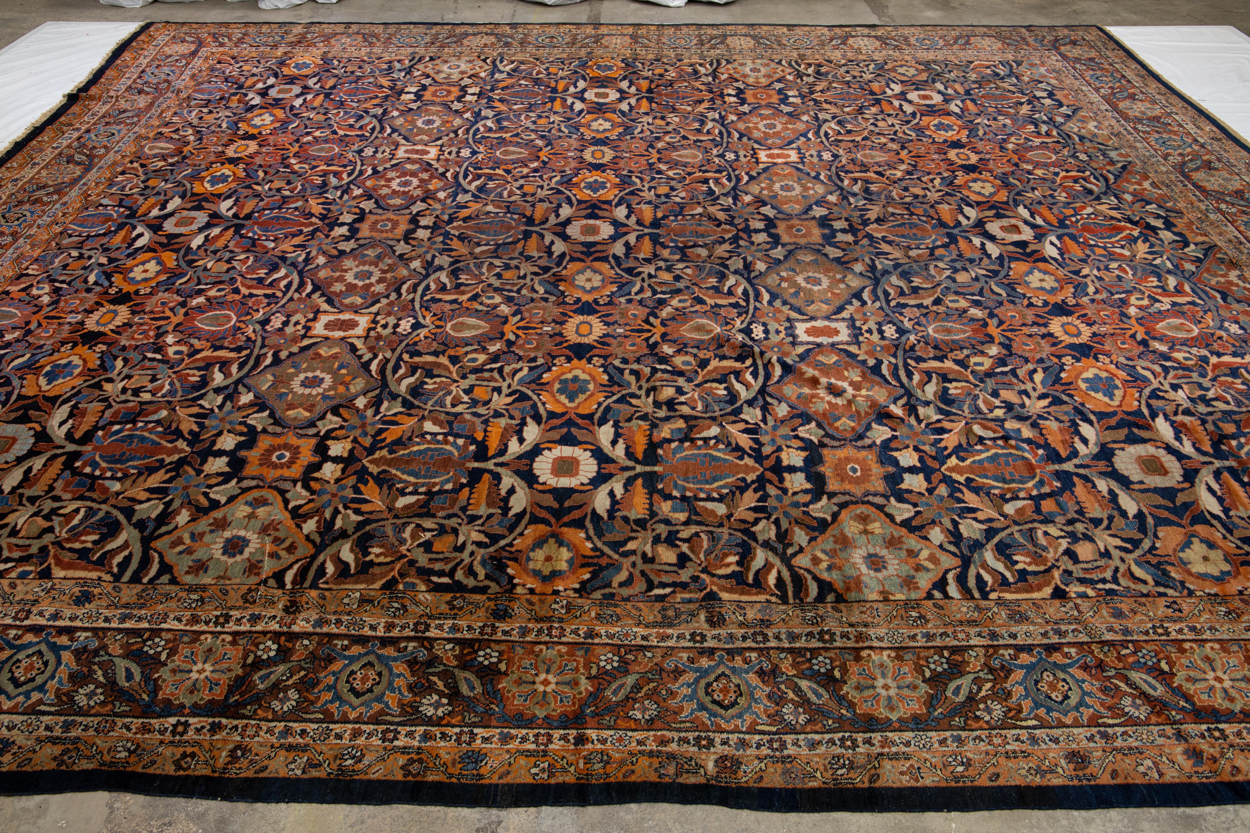 Antiker, mehrfarbiger, handgefertigter, geblümter Sultanabad-Teppich aus persischer Wolle in Übergröße im Angebot 6