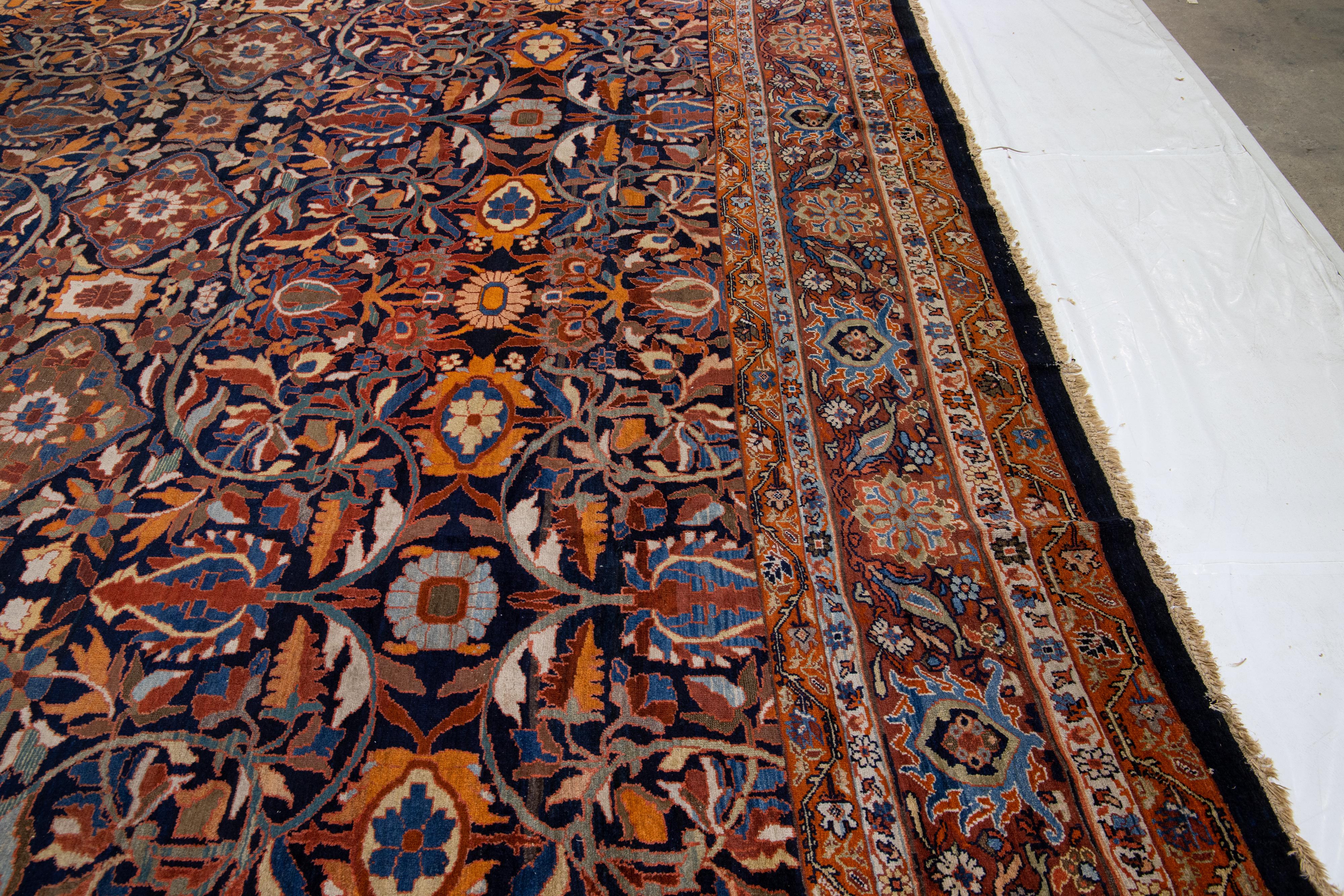 Antiker, mehrfarbiger, handgefertigter, geblümter Sultanabad-Teppich aus persischer Wolle in Übergröße im Angebot 2