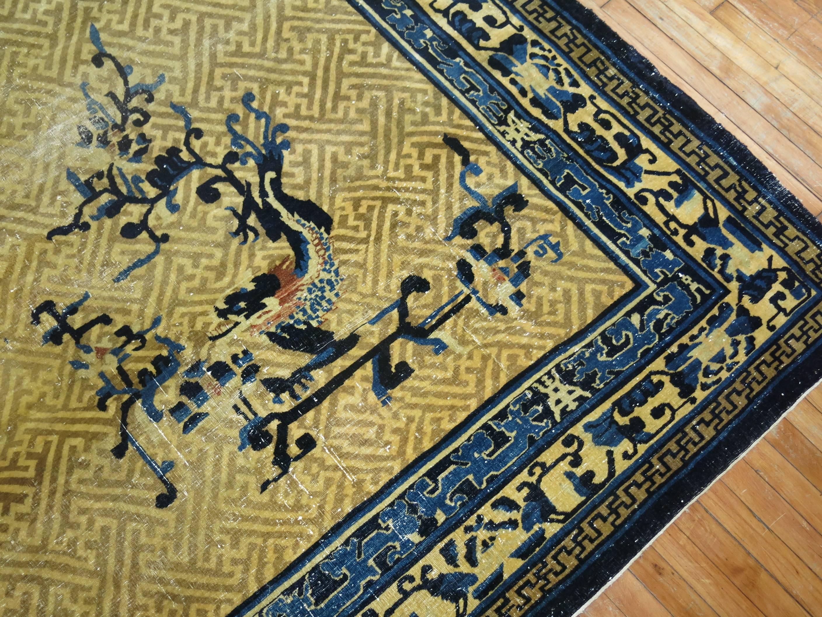 Tapis Pékin surdimensionné style Shabby Chic chinois en vente 3