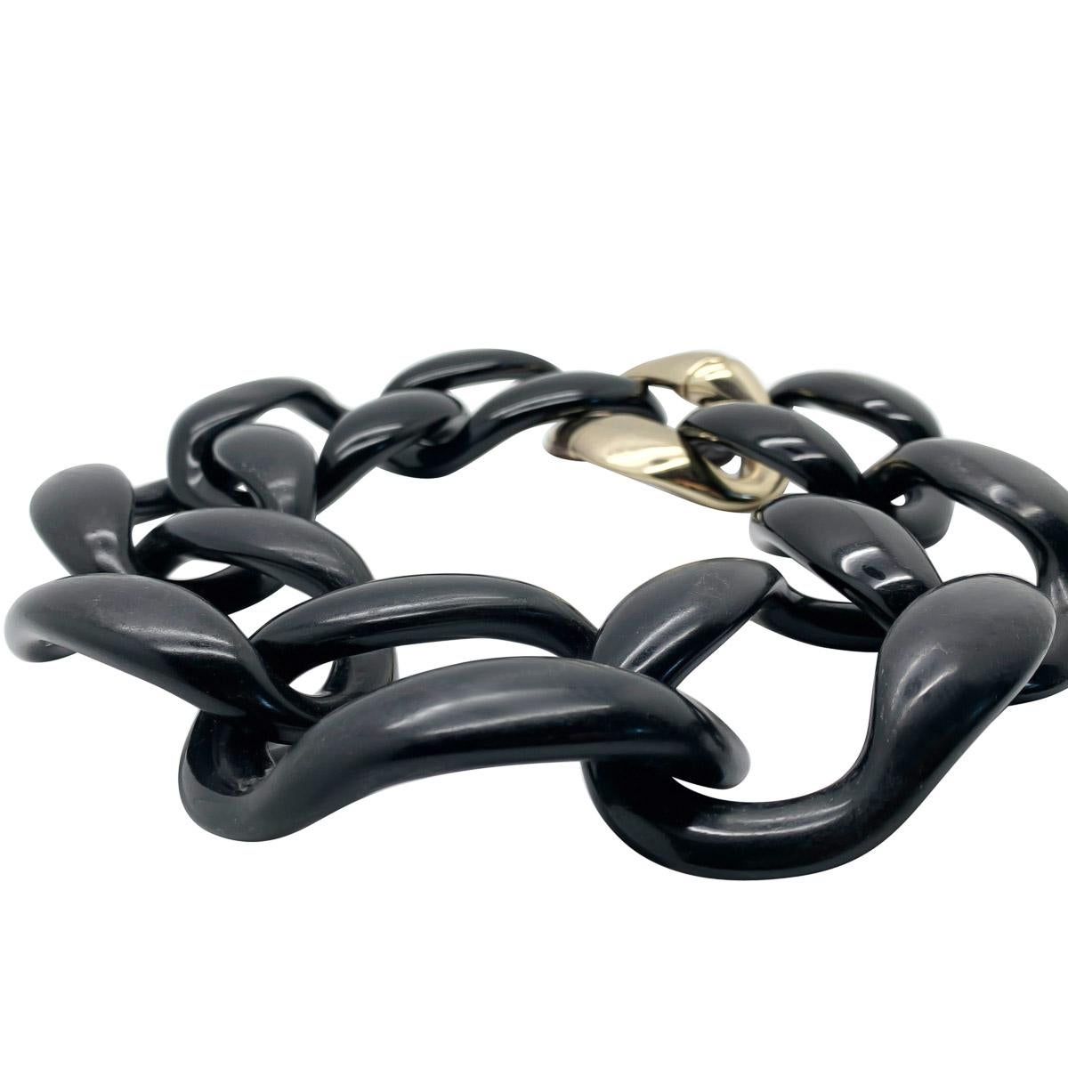 An oversize Chunky Black Curb Necklace. Of gigantic proportions this one will do all the talking. Outrageous yet classic design.
An unsigned beauty. A rare treasure. Just because a jewel doesn’t carry a designer name, doesn’t mean it isn't coveted.