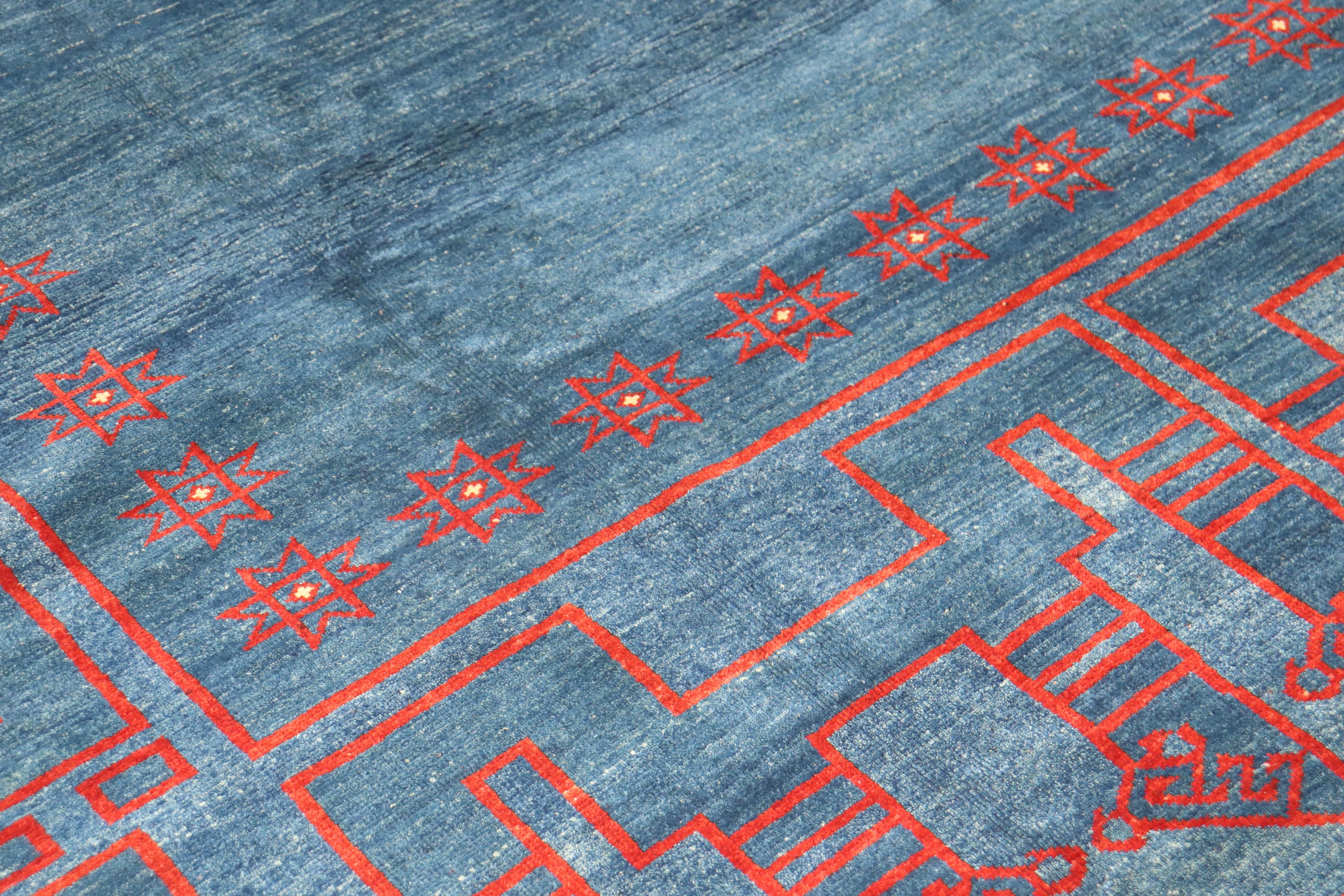 XXIe siècle et contemporain Tapis persan contemporain surdimensionné bleu et rouge en vente
