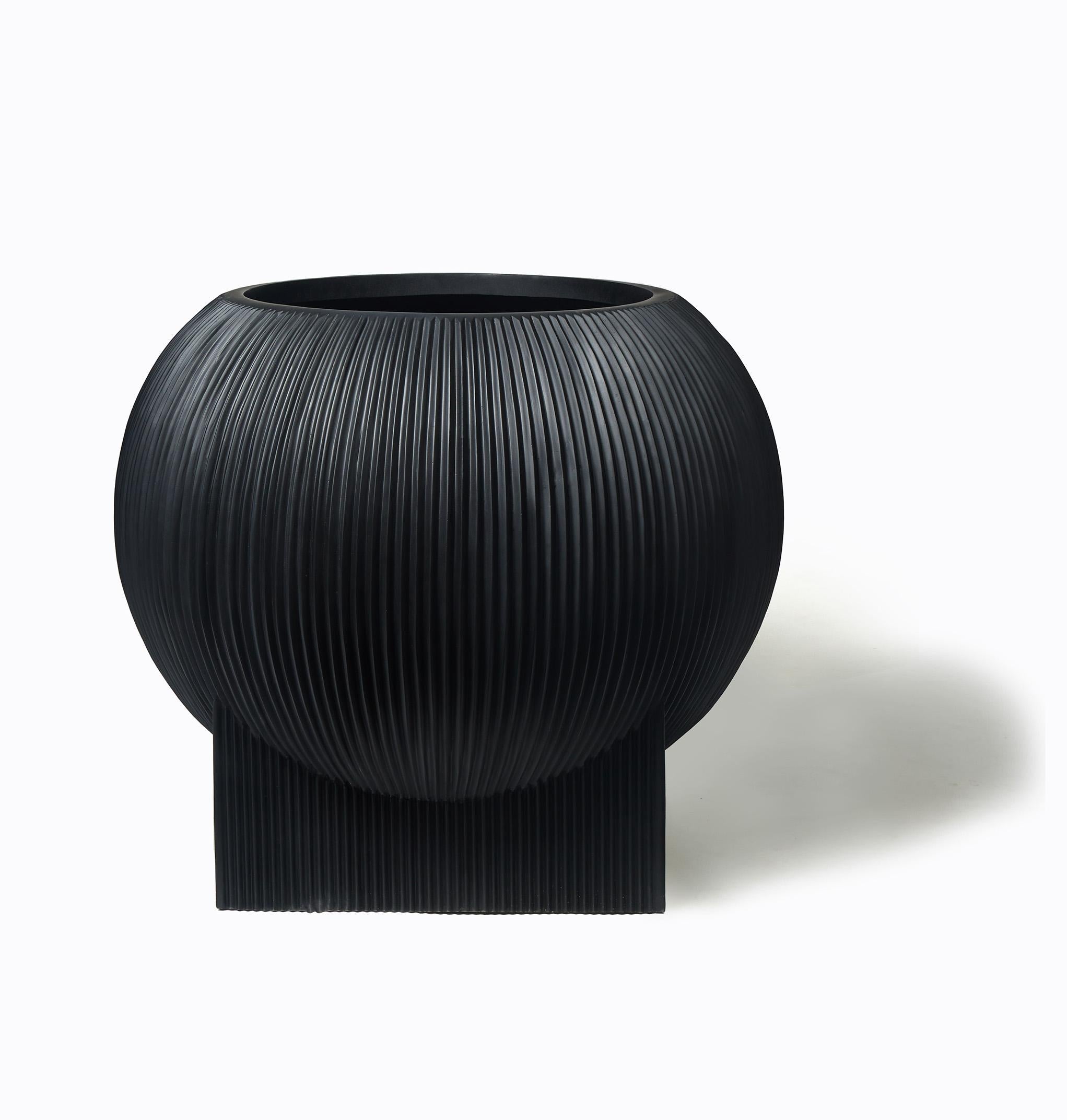 Modern Oversize Flat Blob Planter 'Black' by TFM, Represented by Tuleste Factory