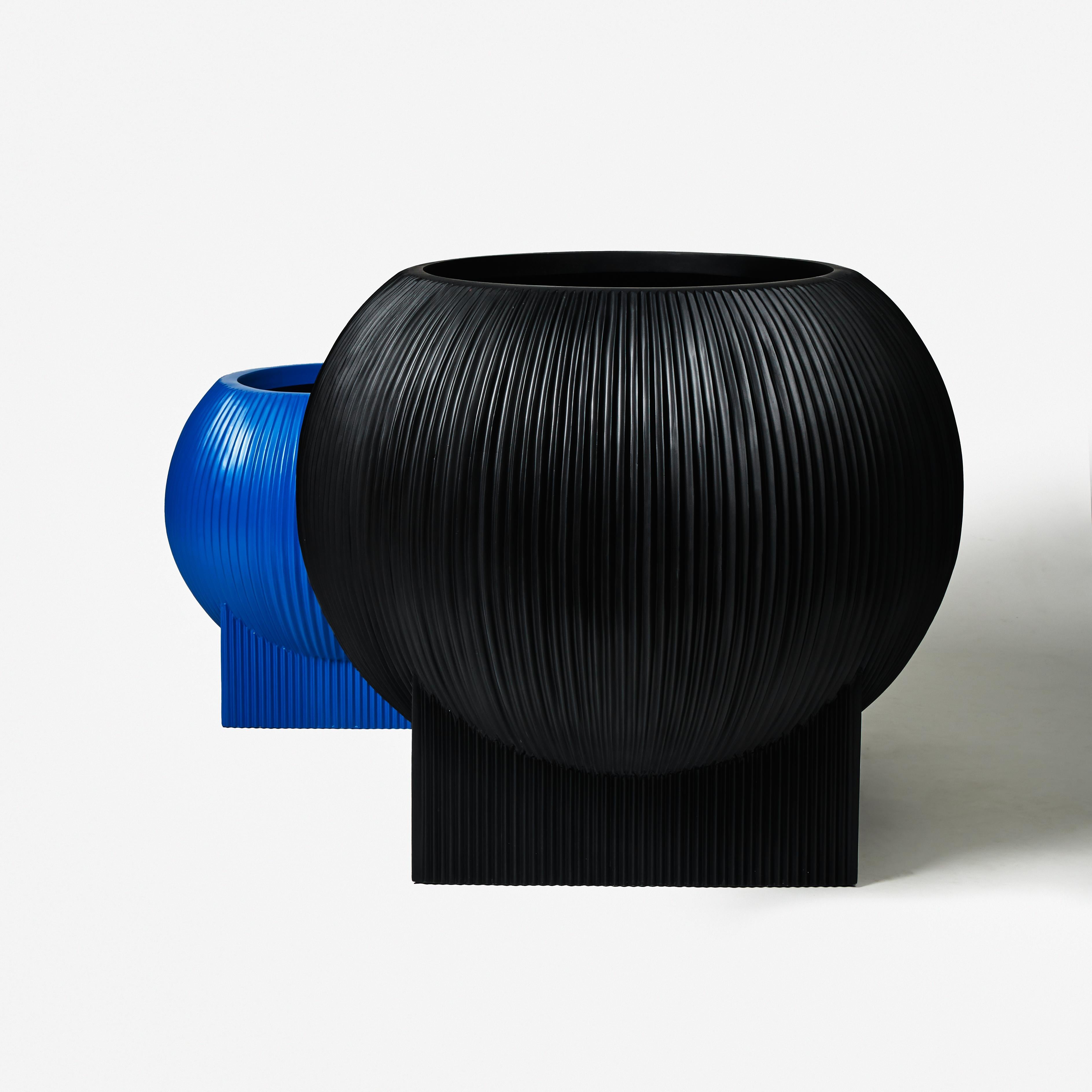 Contemporary Oversize Flat Blob Planter 'Black' by TFM, Represented by Tuleste Factory