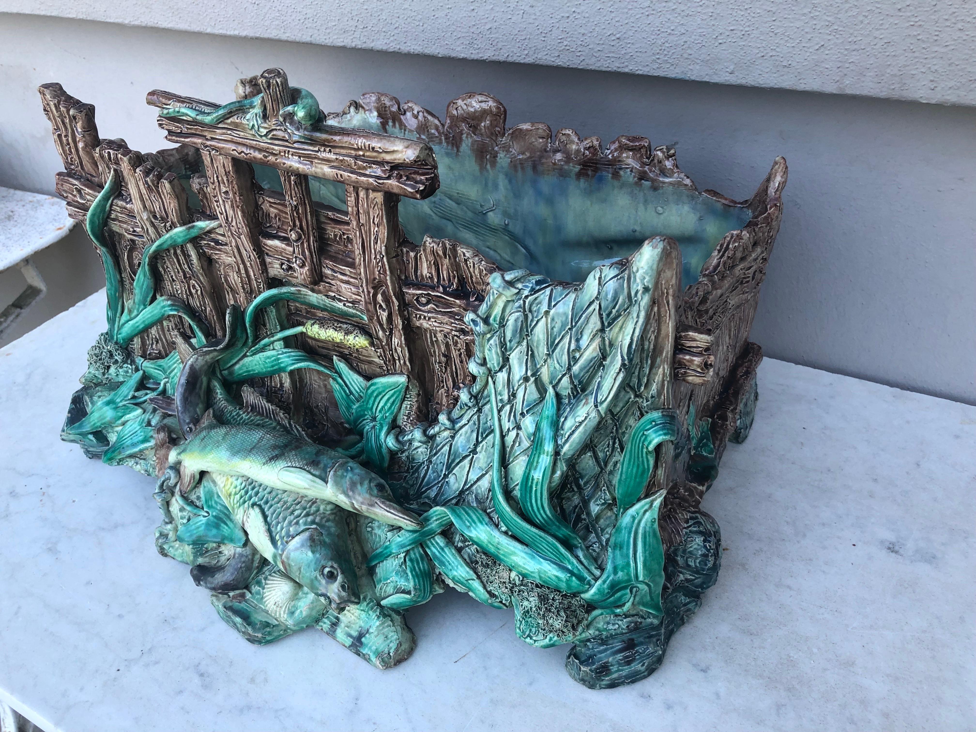 Ceramica Jardiniere di pesce Palissy in maiolica francese di grandi dimensioni, 1880 circa in vendita