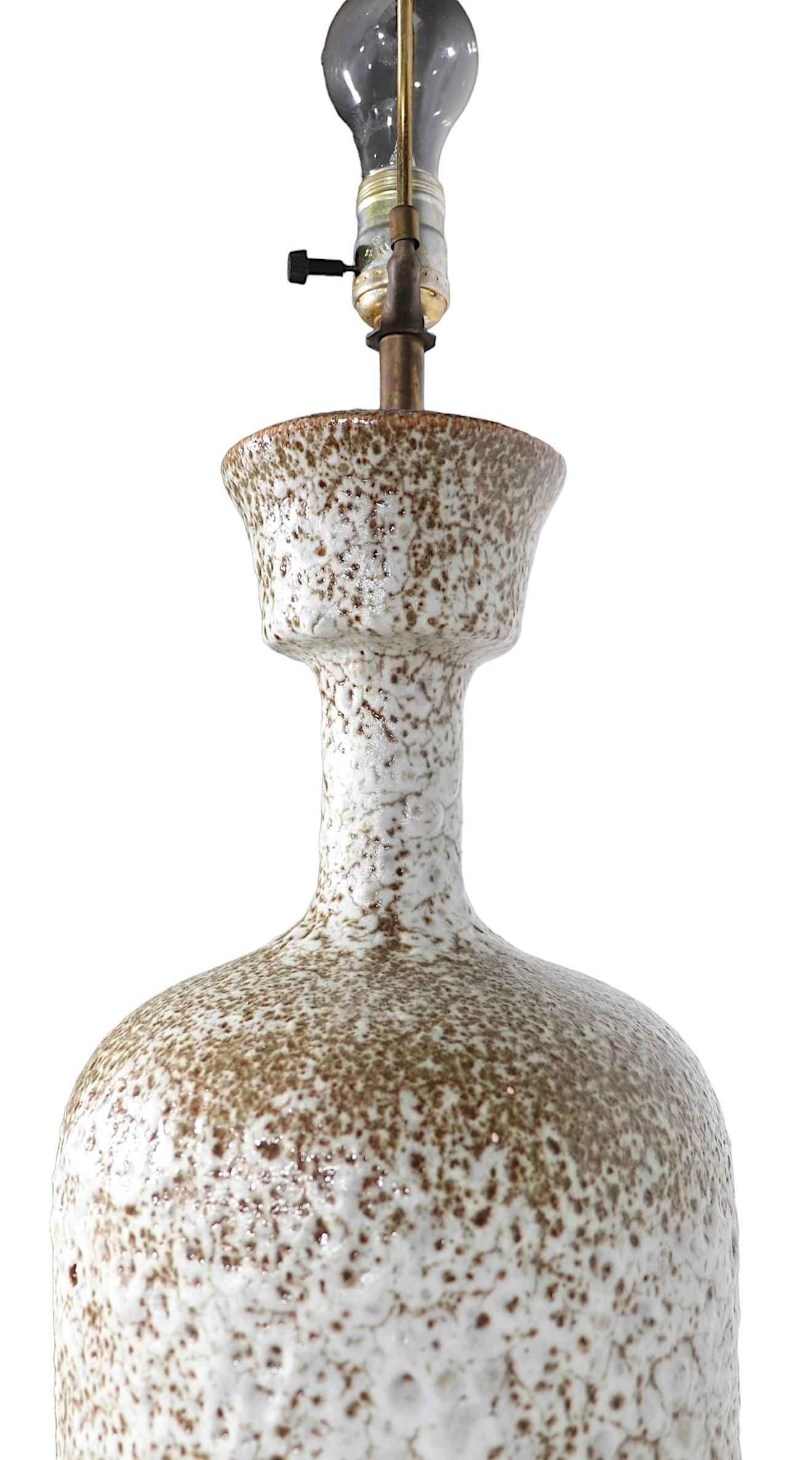 Oversize Hollywood Regency Mid Century Volcanic Glaze Table Lamp c 1950/1960's In Good Condition For Sale In New York, NY