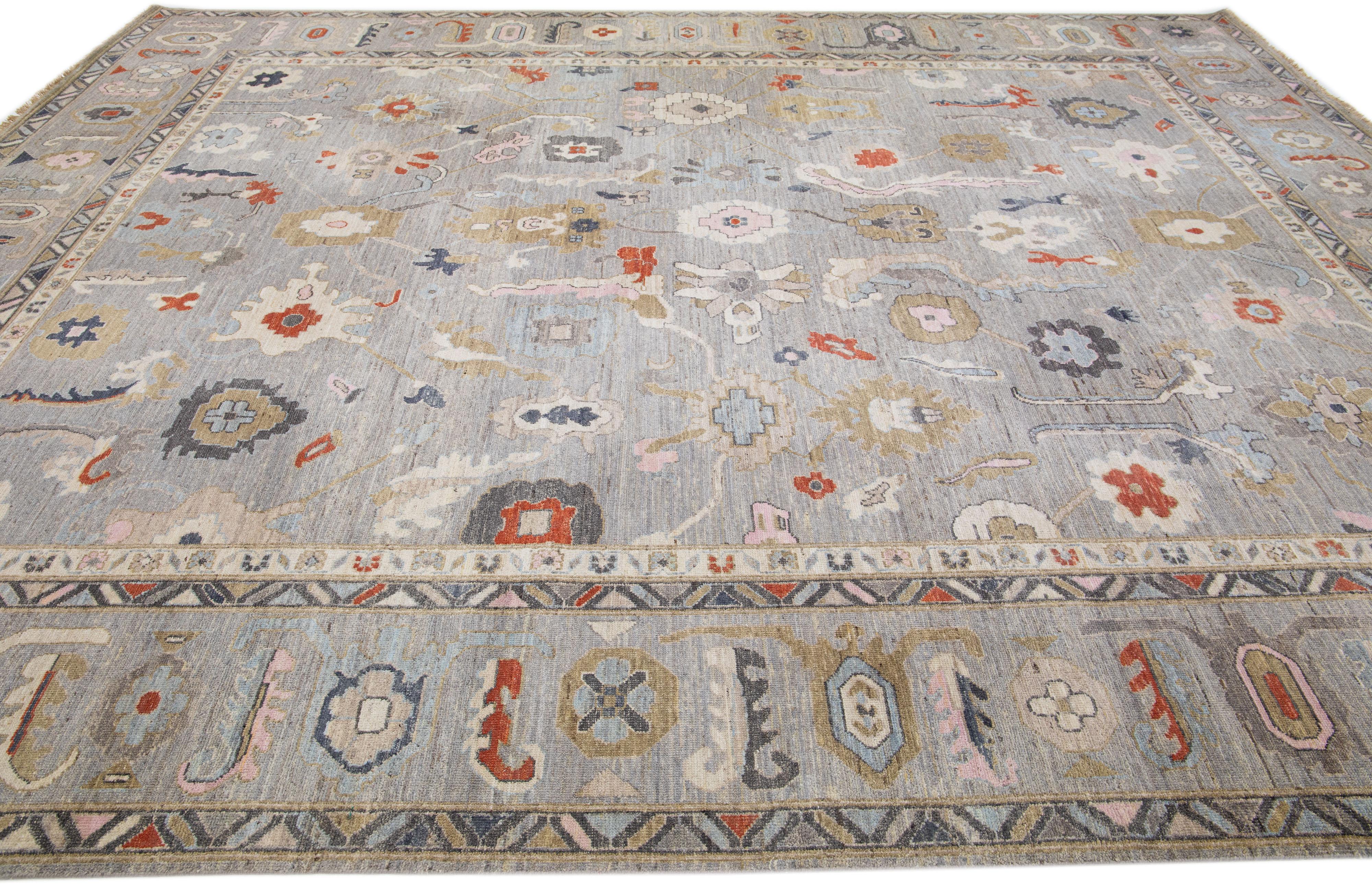 Hand-Knotted 1960s Oversize Sultanabad Gray Wool Rug With Allover Motif For Sale