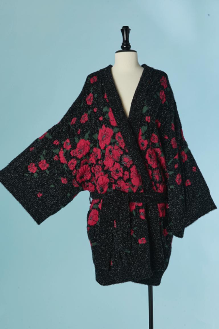 Oversize lurex jacquard cardigan with belt and belt-loop.
Fabric composition: 66% nylon, 29% wool, 3% cupro ( rayon) 
Show Sample /OVERSIZE 