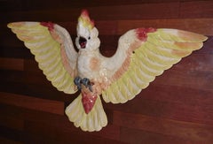 Applique in maiolica oversize con pappagallo di Sarreguemines, circa 1870