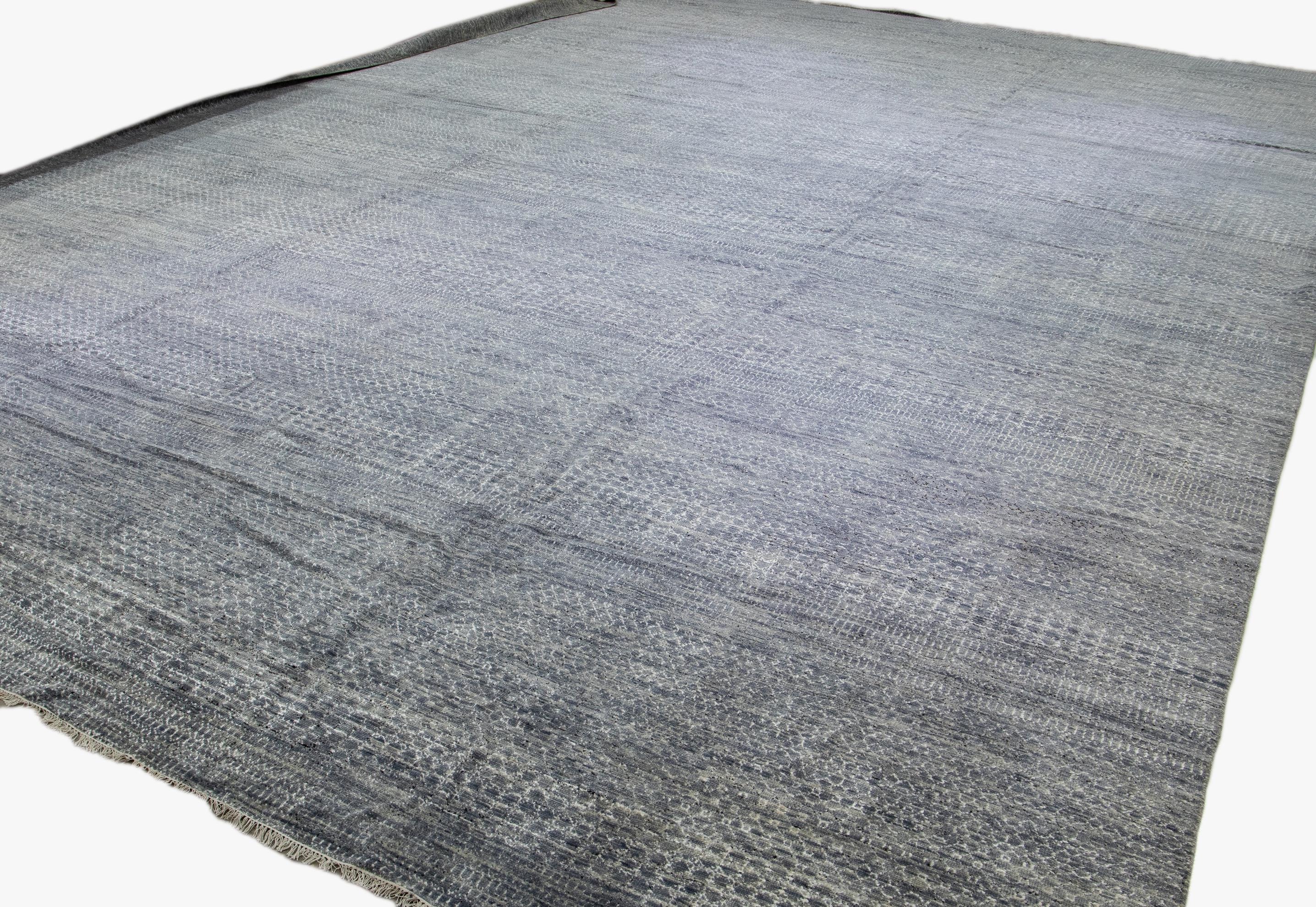 Oversize Modern Indian  Wool Rug Allover Geometric In Gray For Sale 4