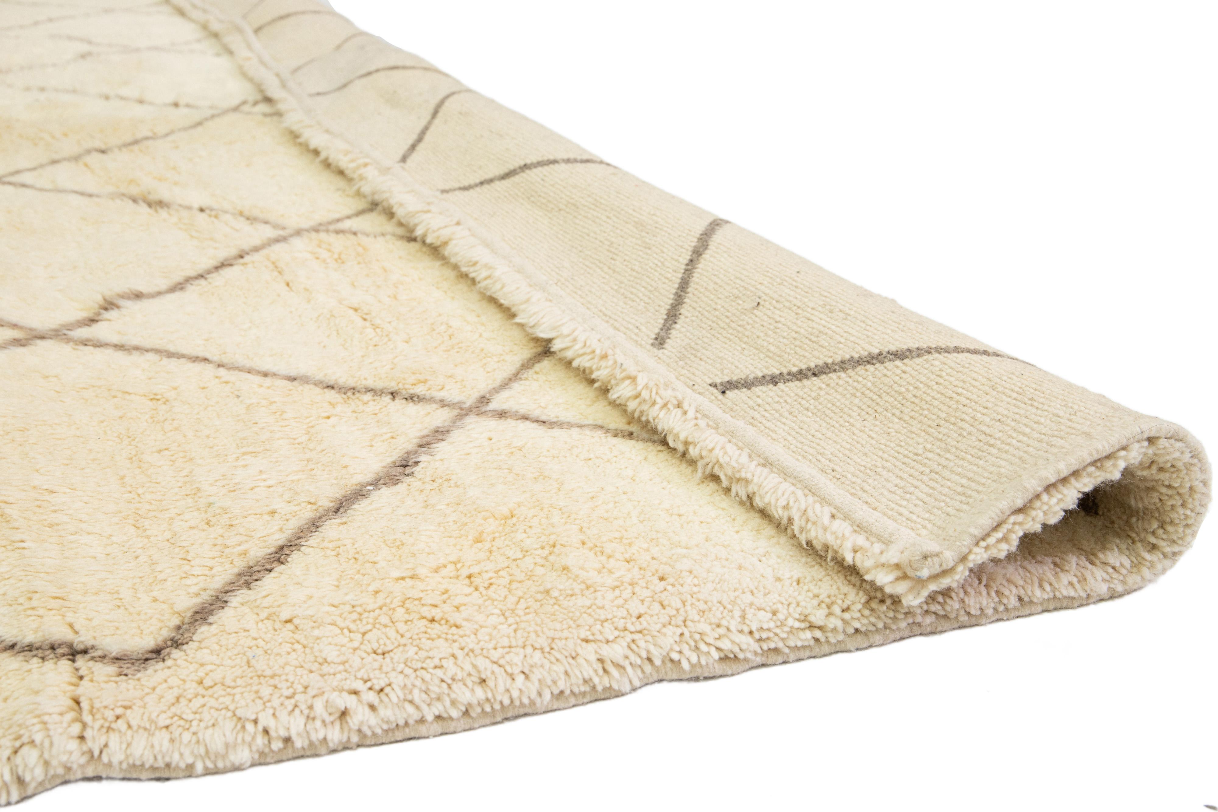 Organic Modern Oversize Modern Ivory Wool Rug Moroccan Style With Geometric Pattern For Sale
