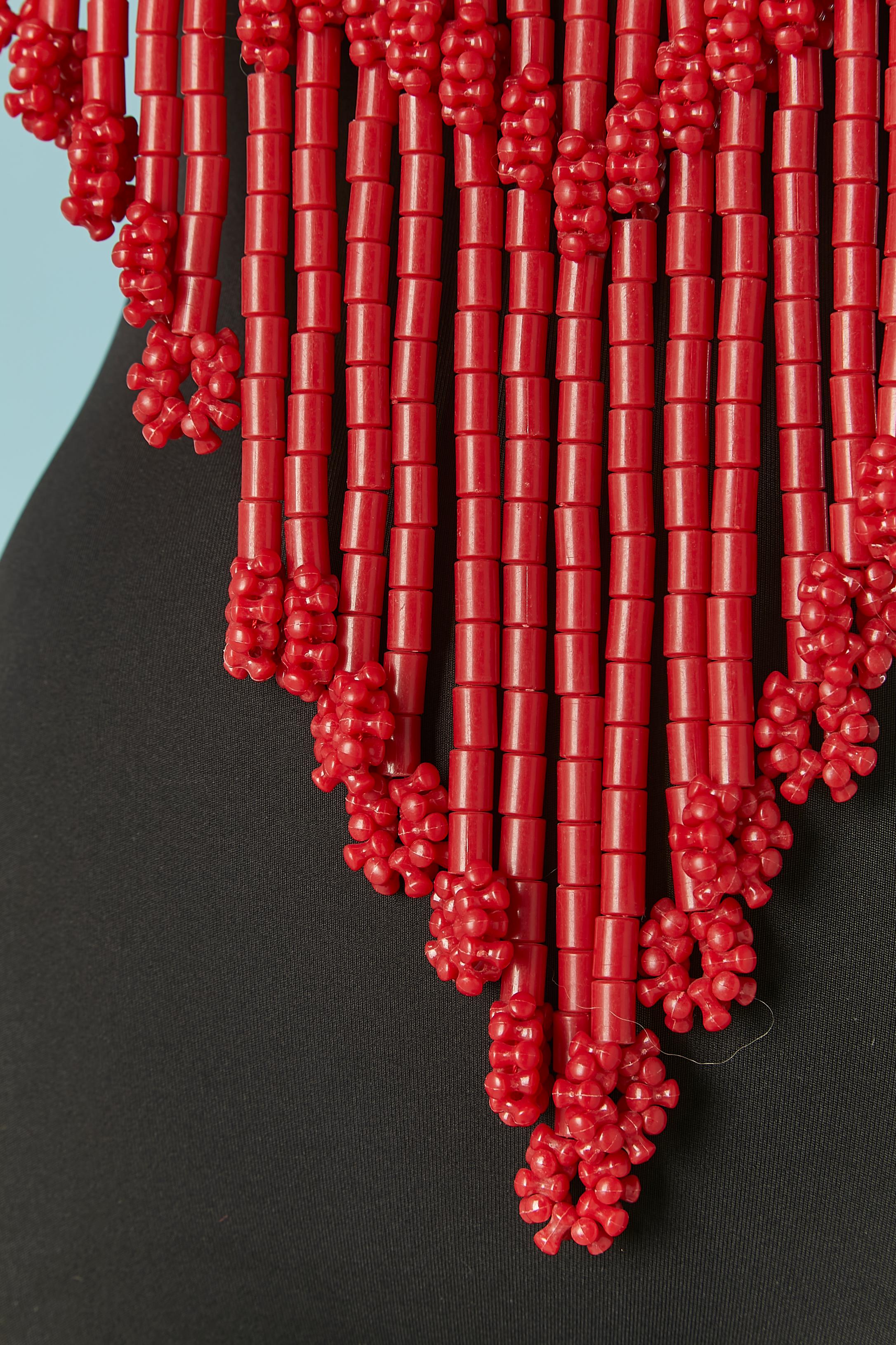 Neckless/plastron in Korallenfarbener Kunststoffperlen in Übergröße im Zustand „Hervorragend“ im Angebot in Saint-Ouen-Sur-Seine, FR
