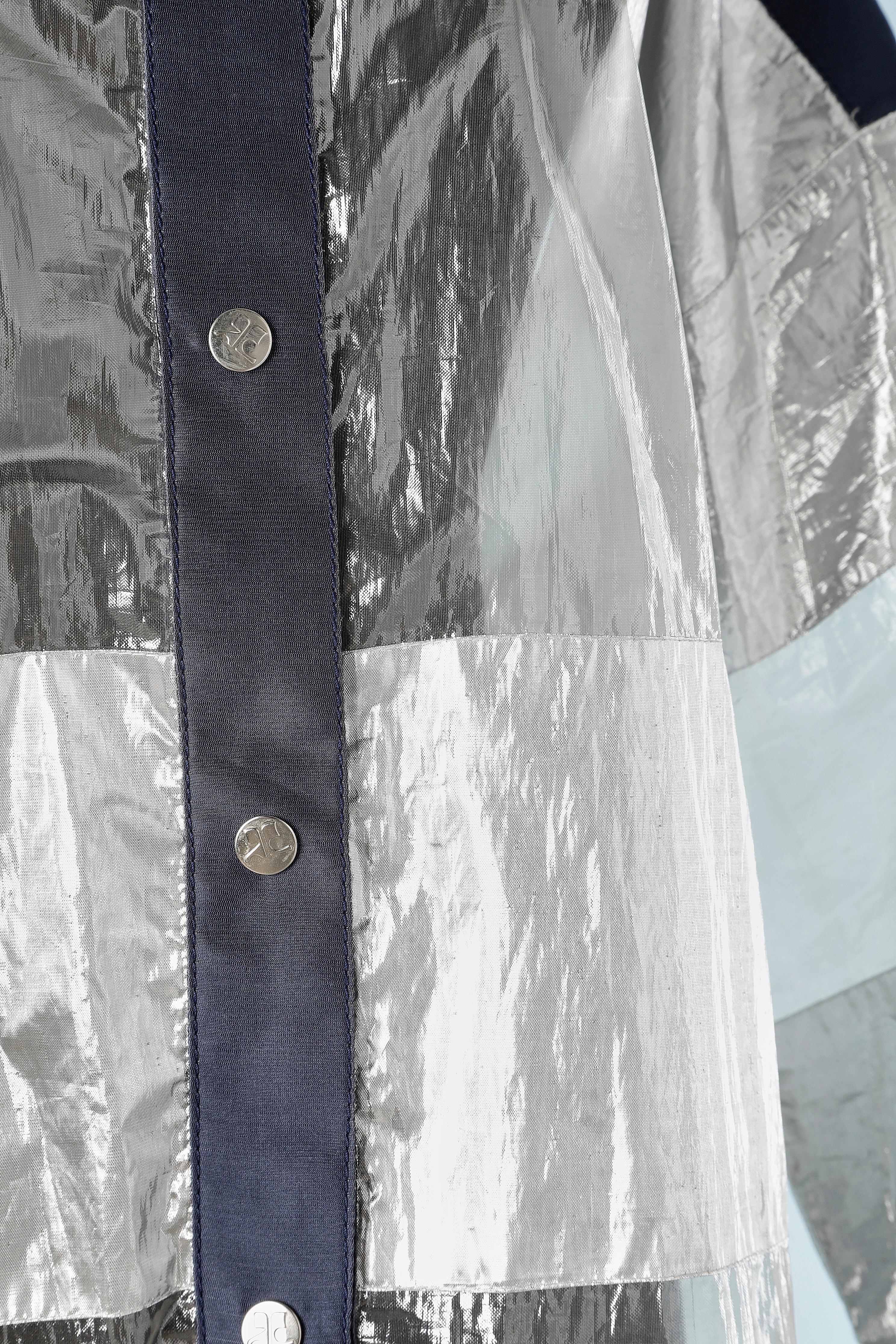 Übergroßes Hemd aus transparentem, marineblauem und silbernem Polyester-Lamé Courrèges  (Silber) im Angebot