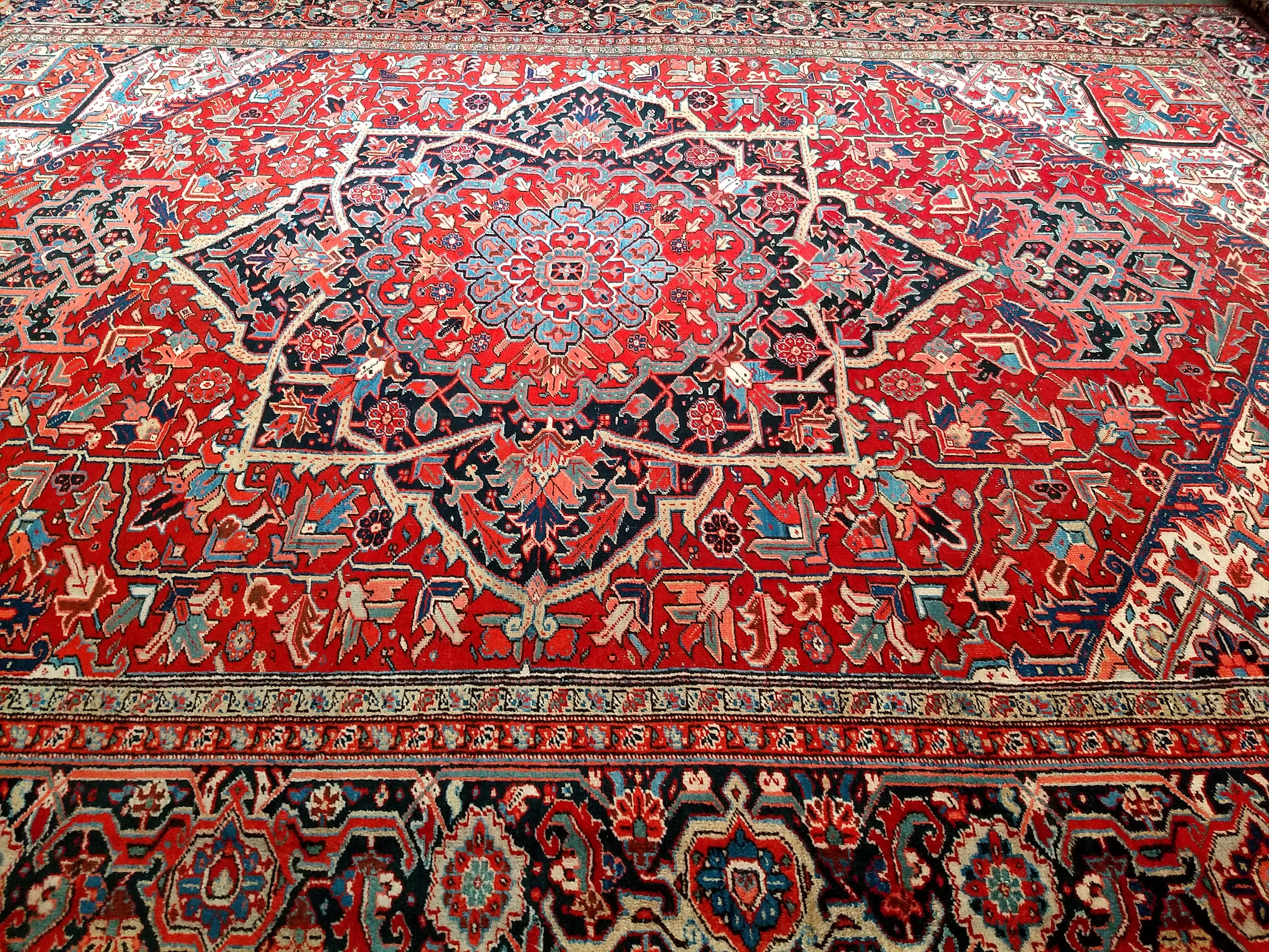 Oversize Persian Heriz Serapi in Geometric Pattern in Red, Yellow, Pink, Blue In Good Condition For Sale In Barrington, IL