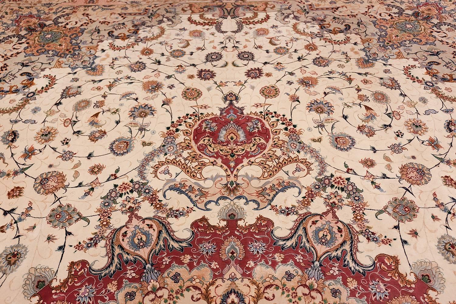 Oversize Silk and Wool Vintage Persian Tabriz Rug. Size: 13 ft x 20 ft In Excellent Condition In New York, NY