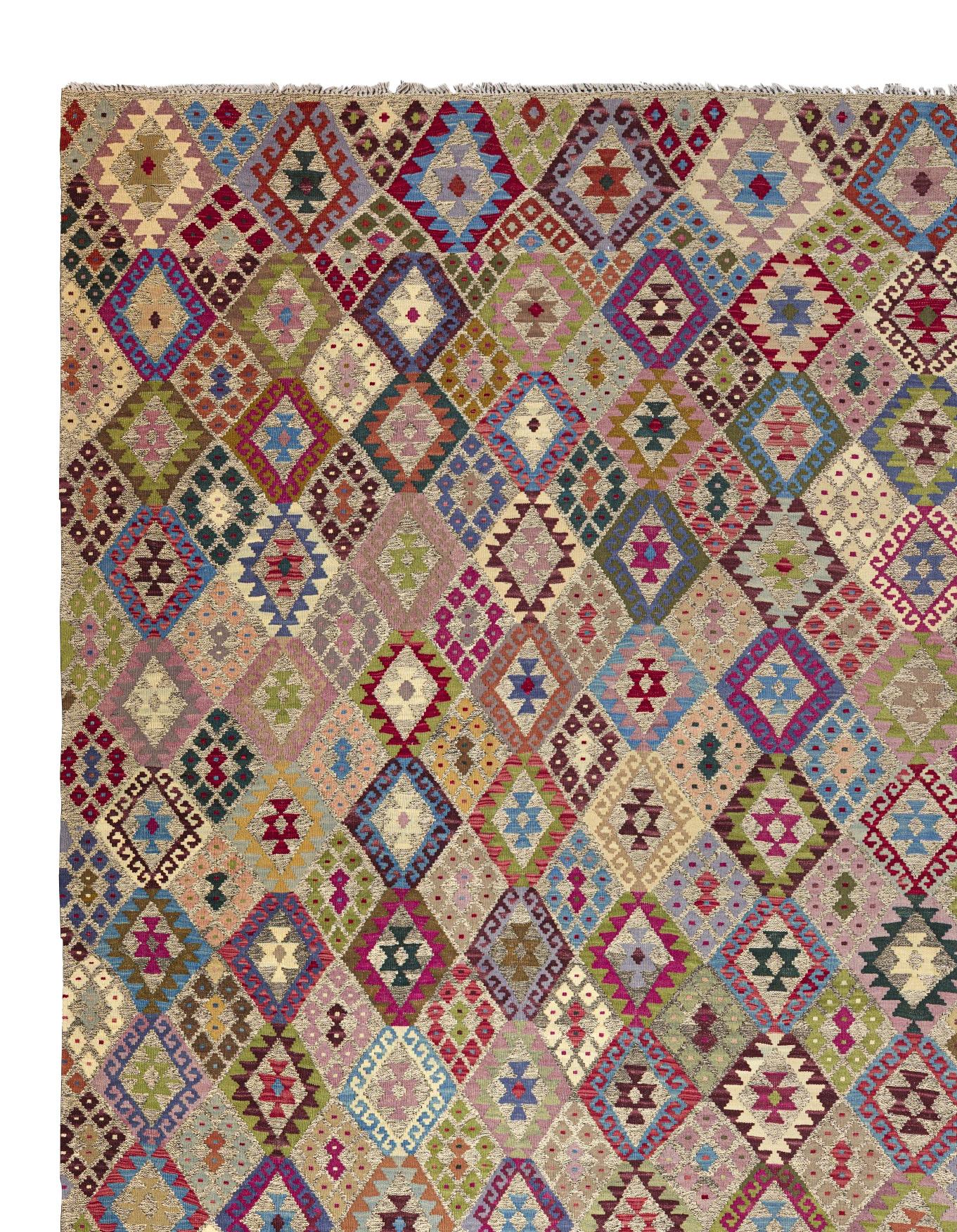 Alfombra Transicional de Gran Tamaño 14 pies x 19 pies - Verde Rosa Azul y Marfil Tejido a mano en venta