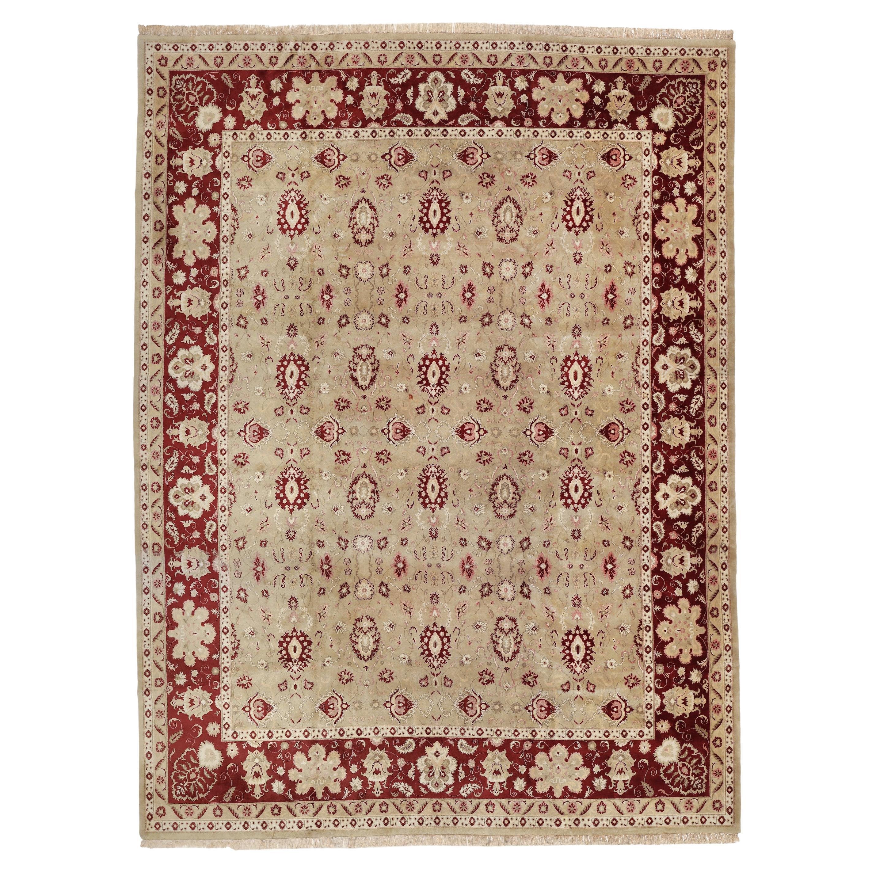 Übergroßer Vintage Celadon Grüner Agra-Teppich im All-Over-Design mit rubinroter Umrandung