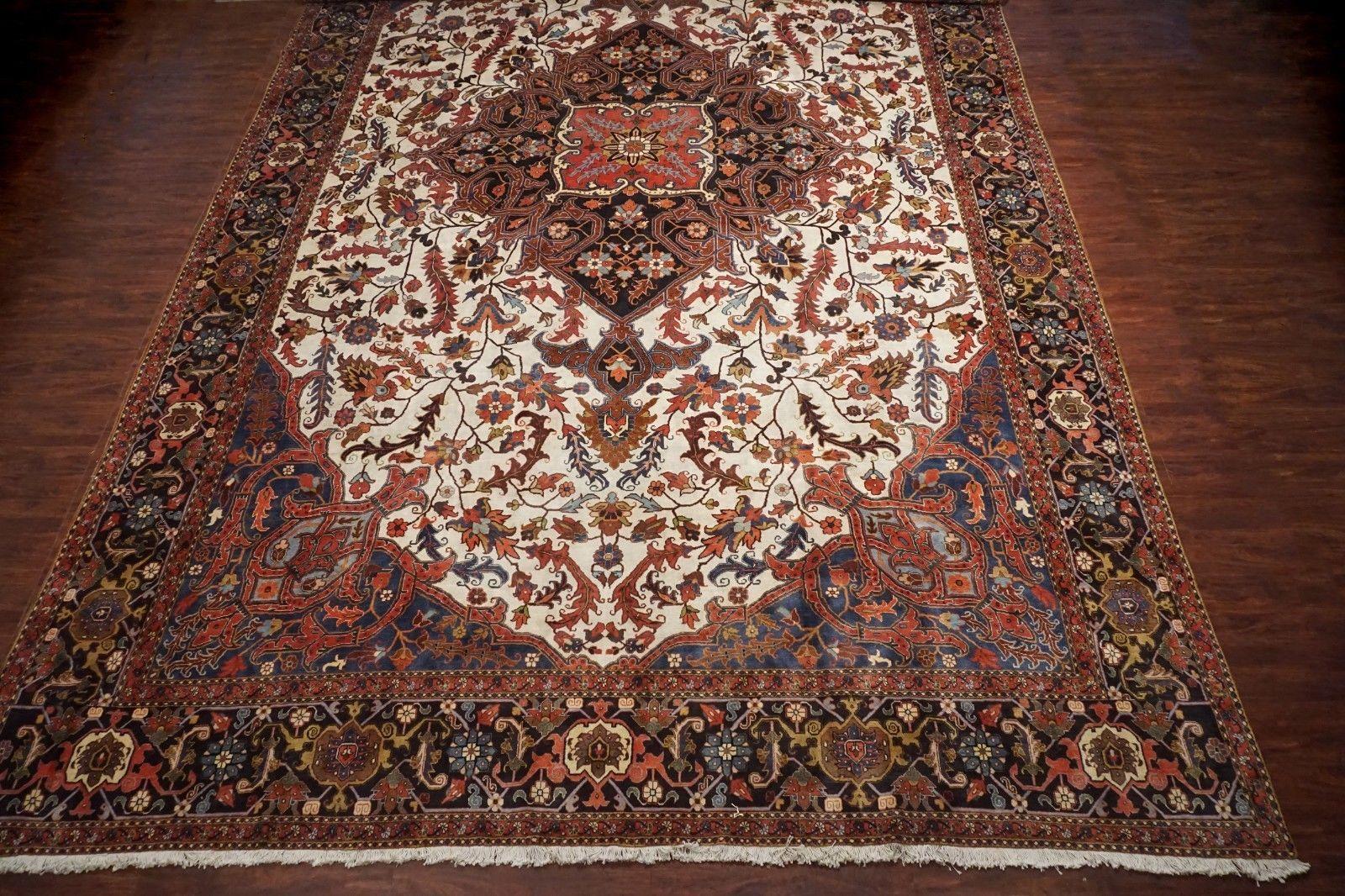 Vintage Persian Heriz Serapi rug,

circa 1970.

Measures: 16' 3