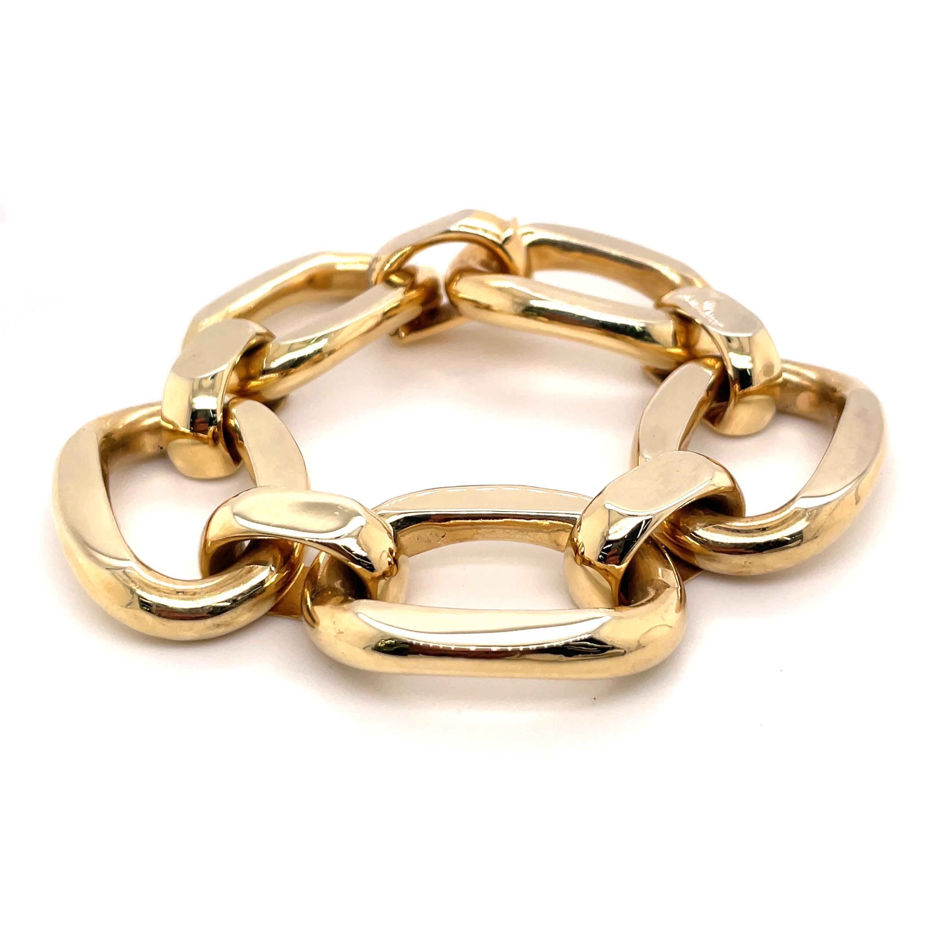 Oversized 18 Karat Yellow Gold Oval Link Bracelet 67.1 Grams In Excellent Condition In New York, NY