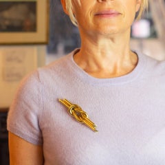 Oversized 18 Karat Yellow Gold Lovers Knot Brooch
