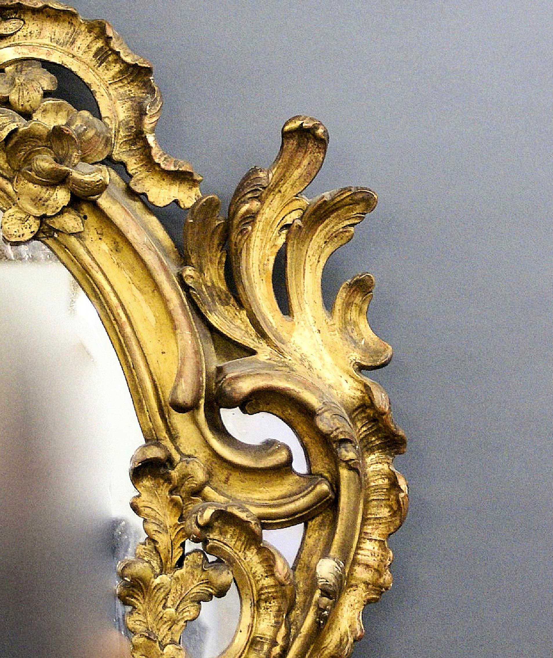 Français Surdimensionné 19e s. Miroir orné de dorures françaises en vente