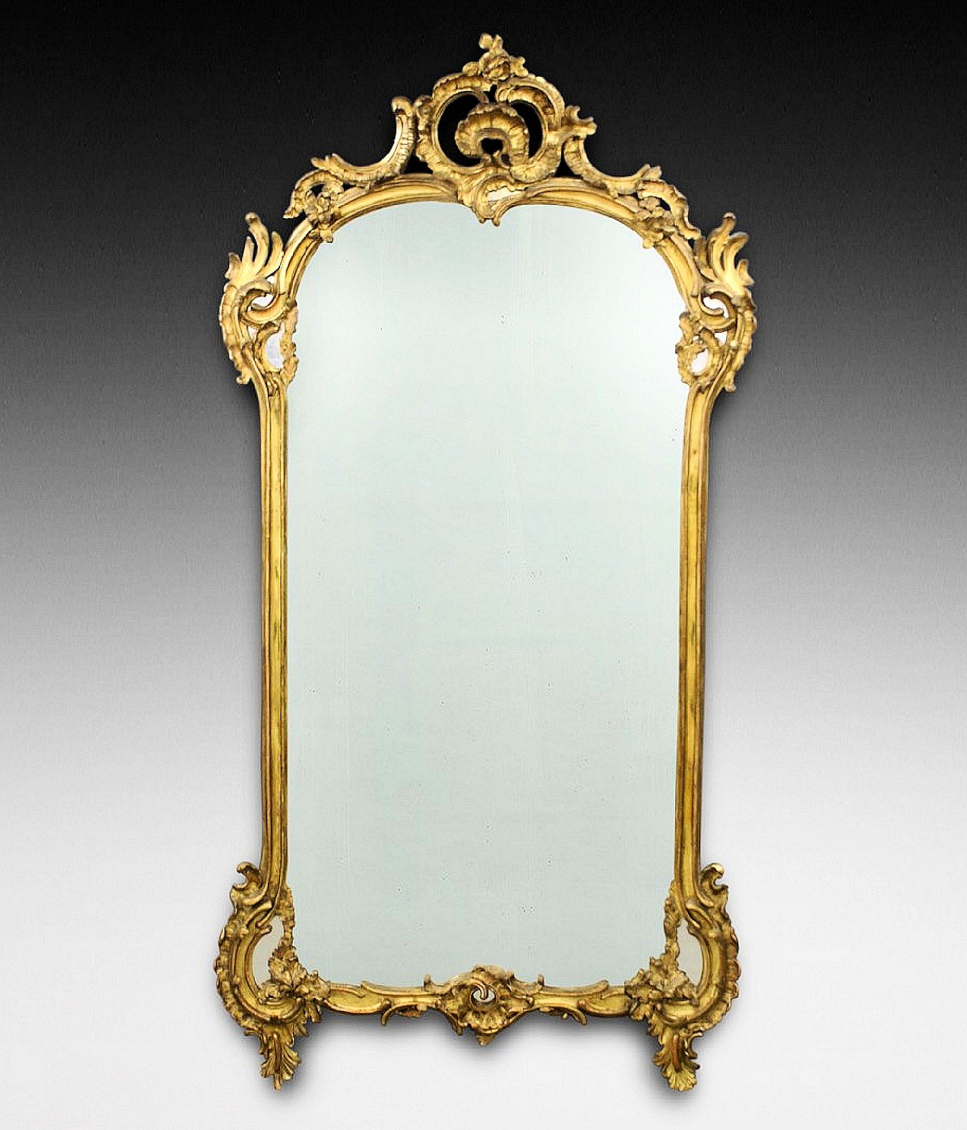 Surdimensionné 19e s. Miroir orné de dorures françaises en vente 2