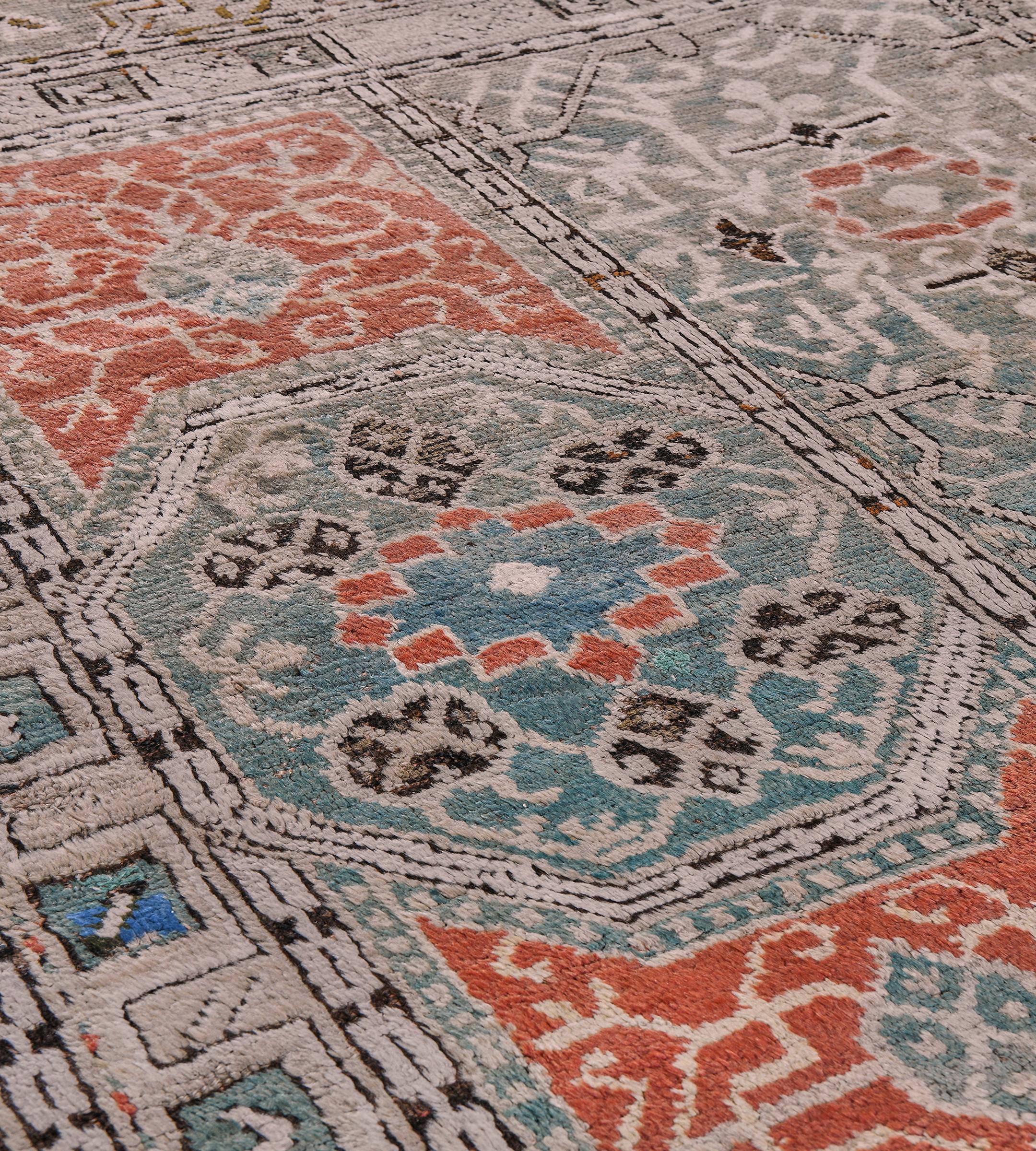 Turc Tapis Oushak surdimensionné du 19ème siècle en laine ancienne nouée à la main à motifs floraux en vente