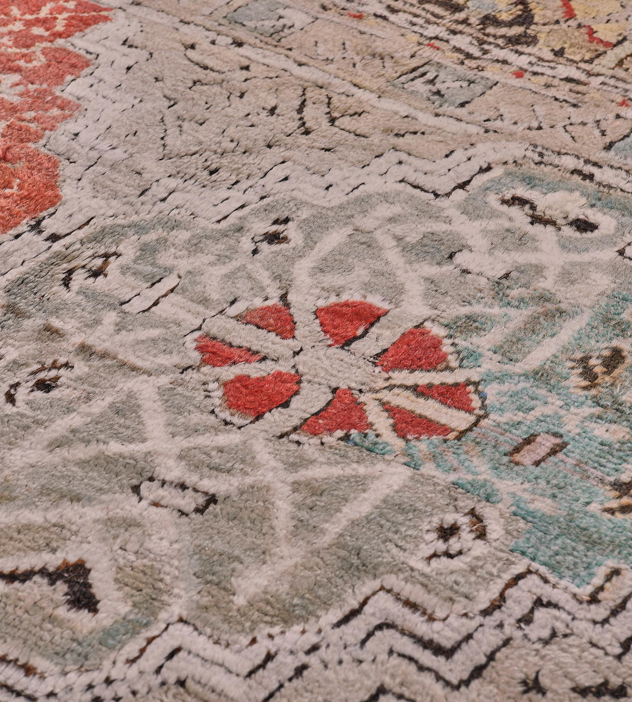 XIXe siècle Tapis Oushak surdimensionné du 19ème siècle en laine ancienne nouée à la main à motifs floraux en vente