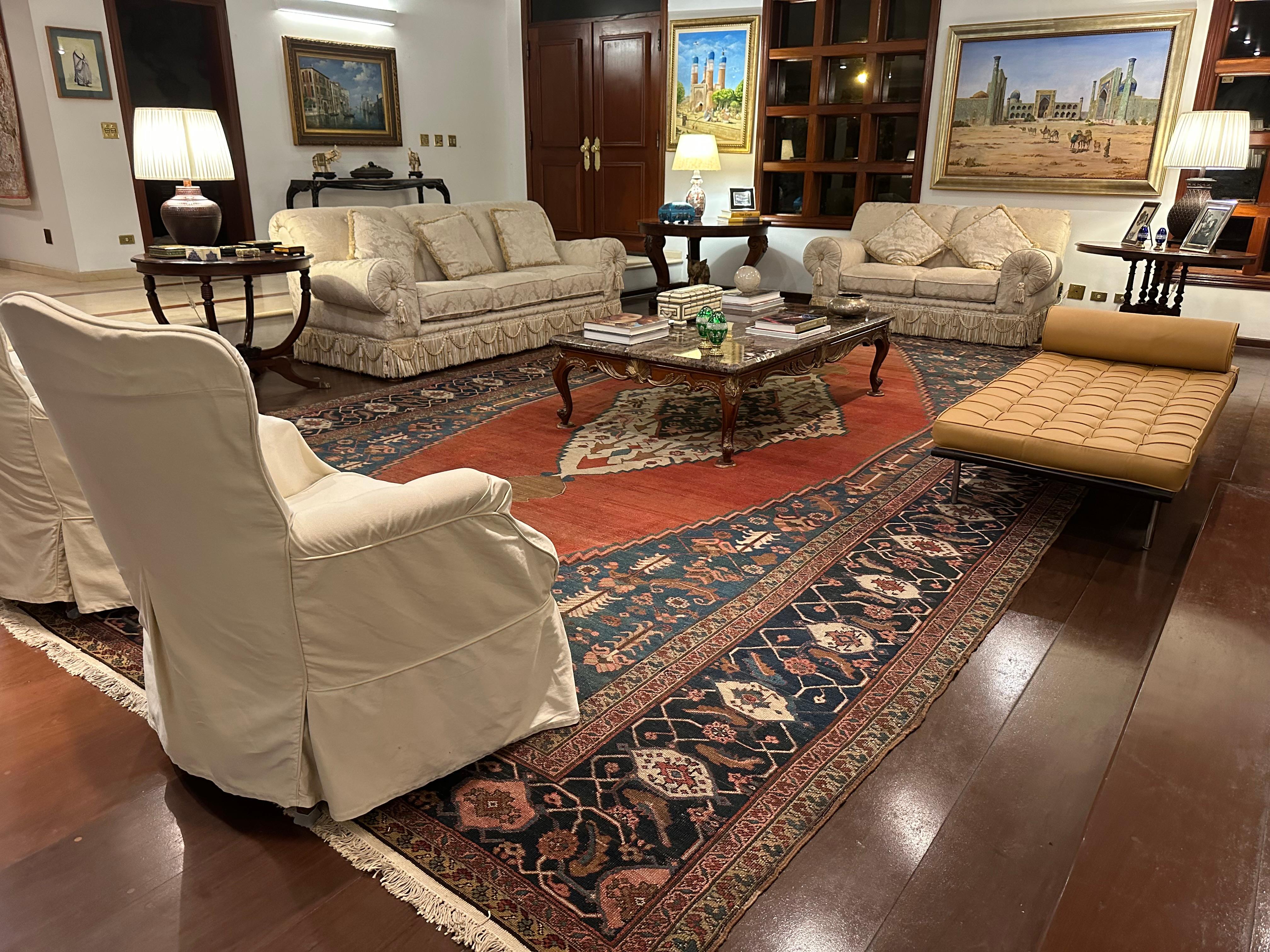 Oversized 19th Century Hand-Knotted Serapi Carpet in Rust and Indigo Wool im Angebot 7